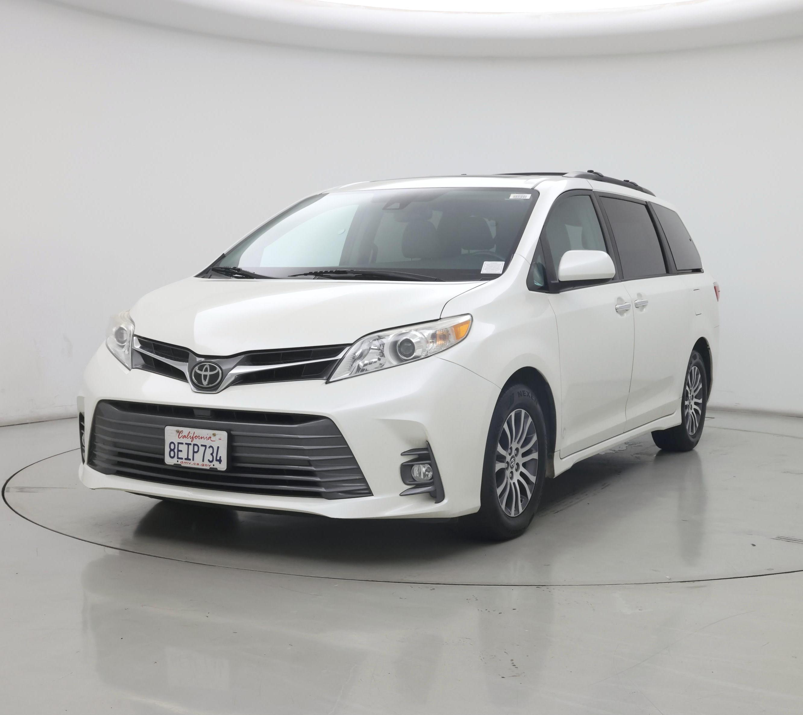 Thumbnail: 2018 Toyota Sienna - 4