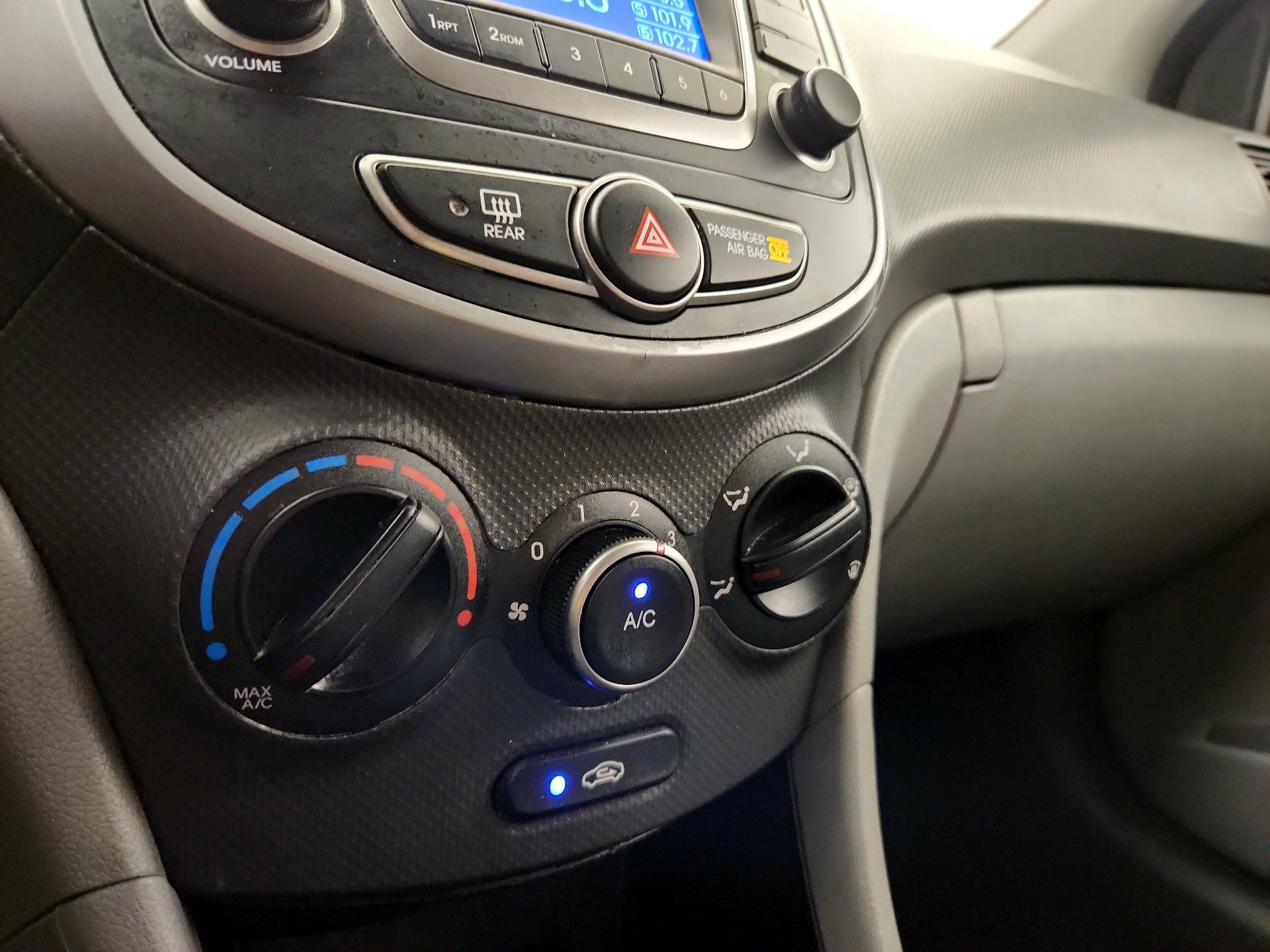 Thumbnail: 2015 Hyundai Accent - 15