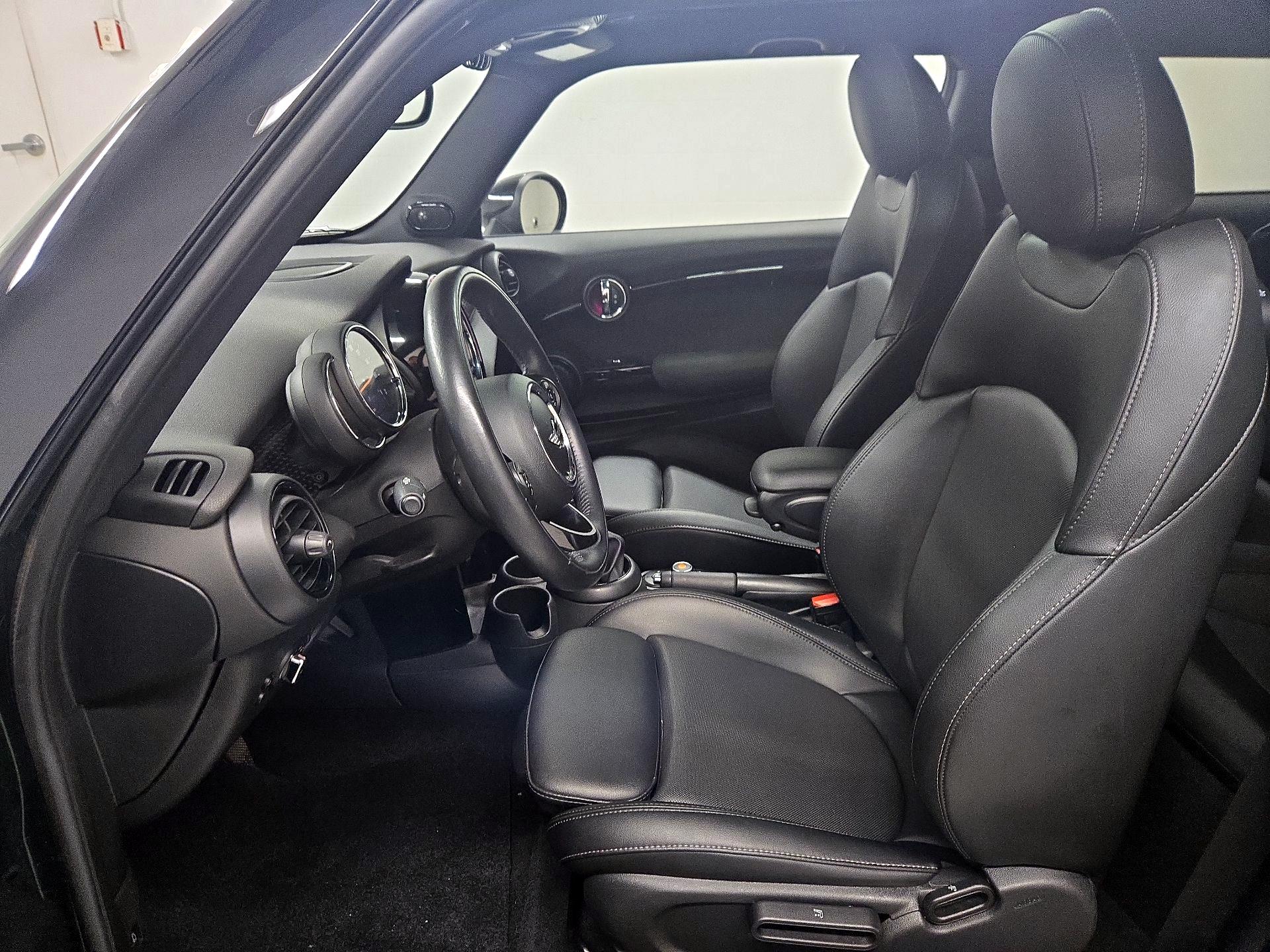 Thumbnail: 2018 MINI Cooper Hardtop - 11
