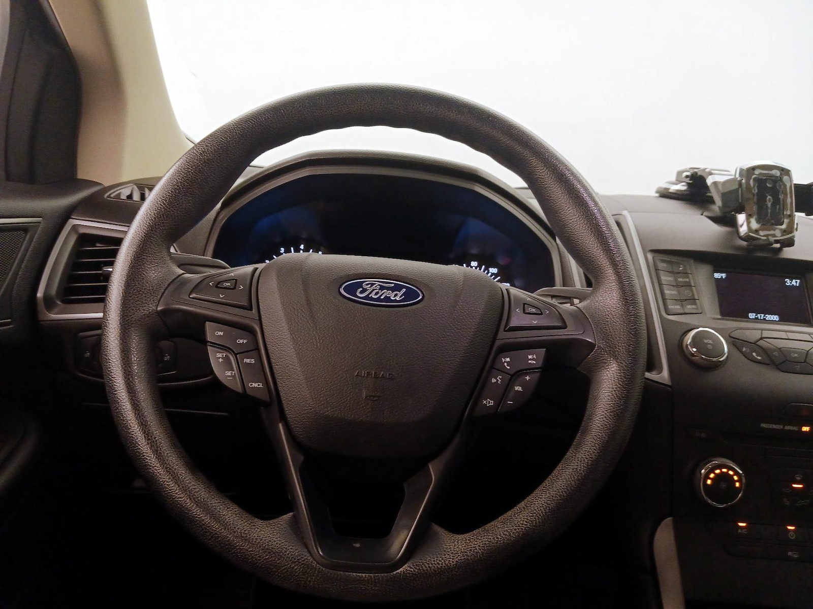 2018 Ford Edge SE - Photo 11