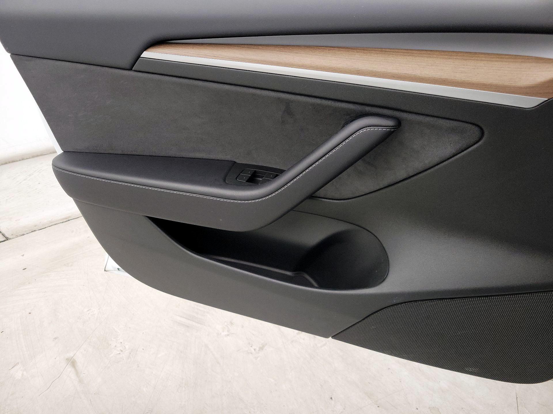 Thumbnail: 2023 Tesla Model 3 - 12