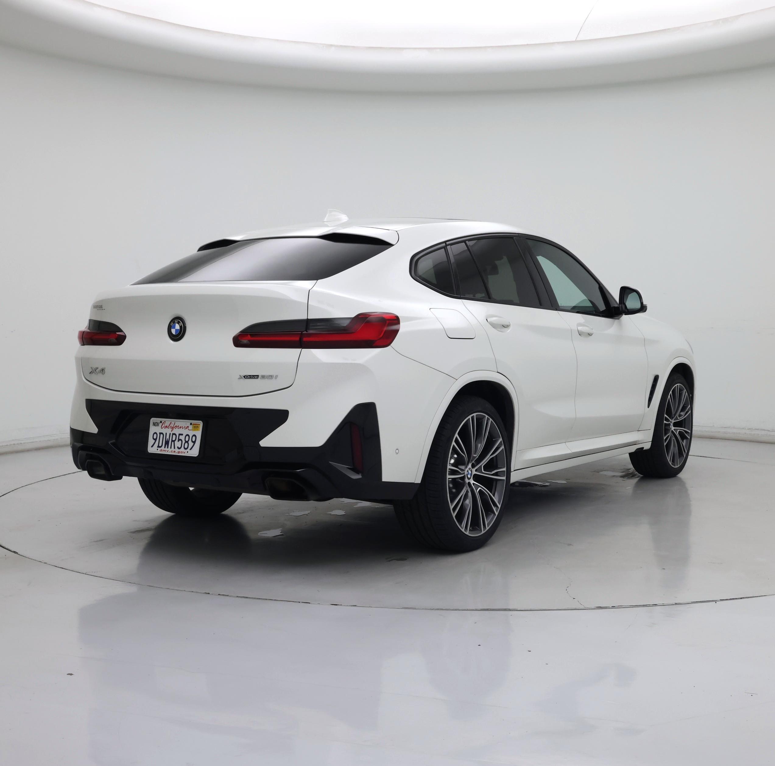 Thumbnail: 2023 BMW X4 - 8