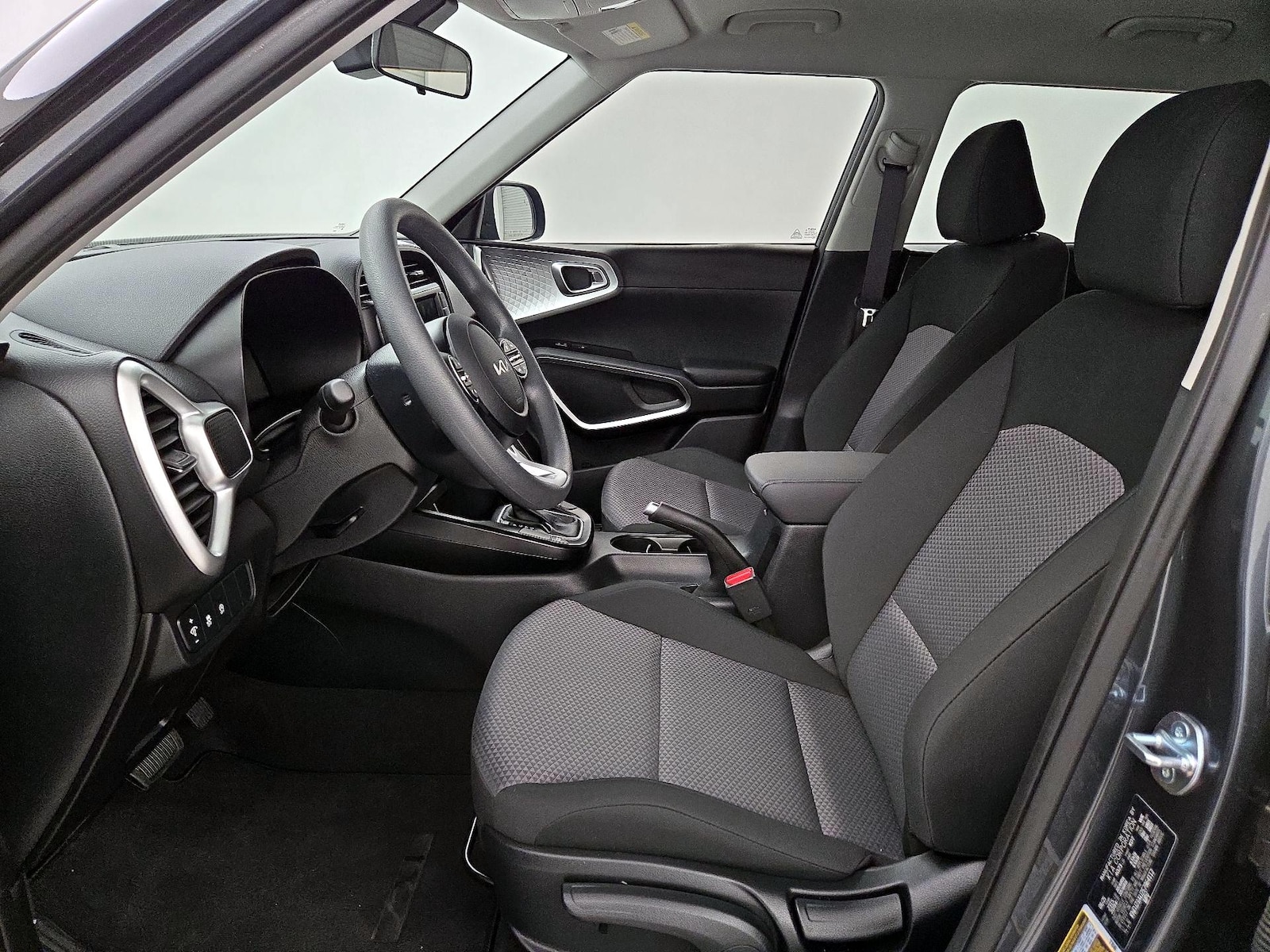 2025 Kia Soul LX - Photo 12
