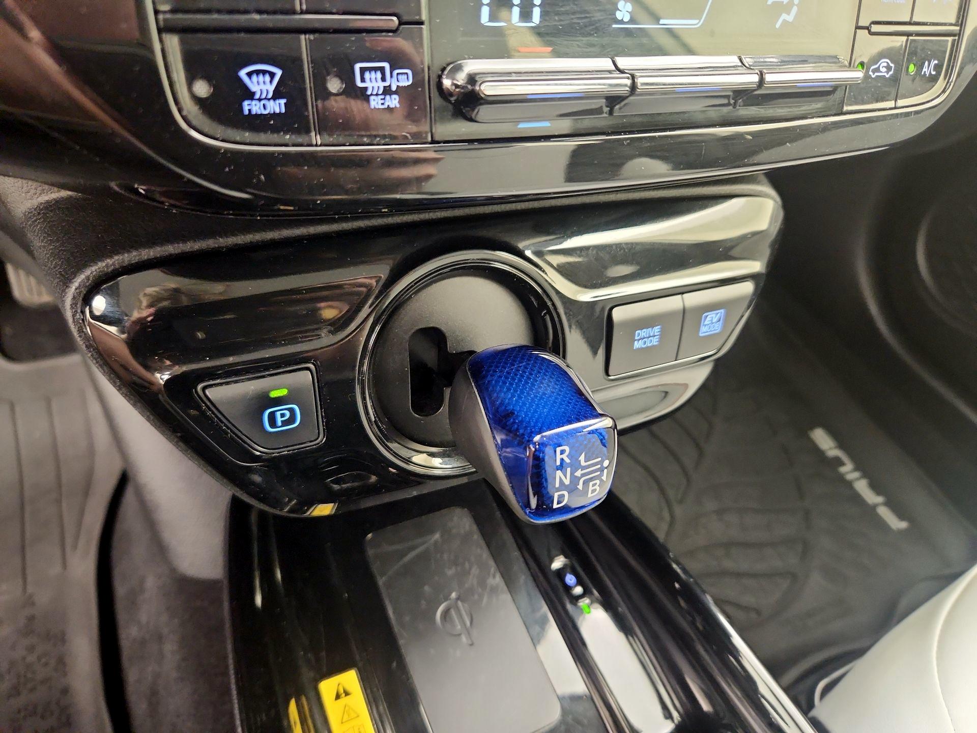 Thumbnail: 2020 Toyota Prius - 17