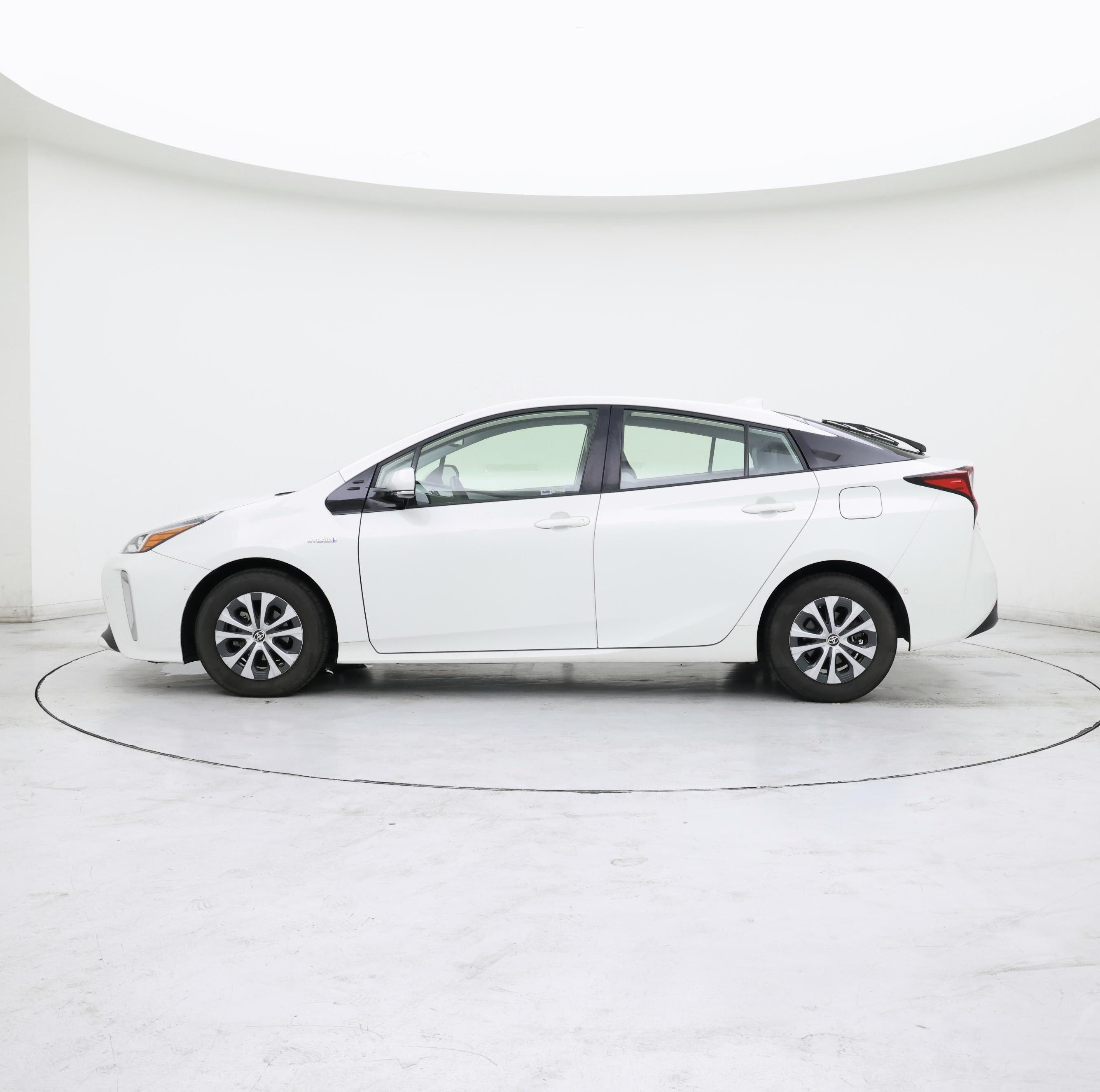 Thumbnail: 2020 Toyota Prius - 3