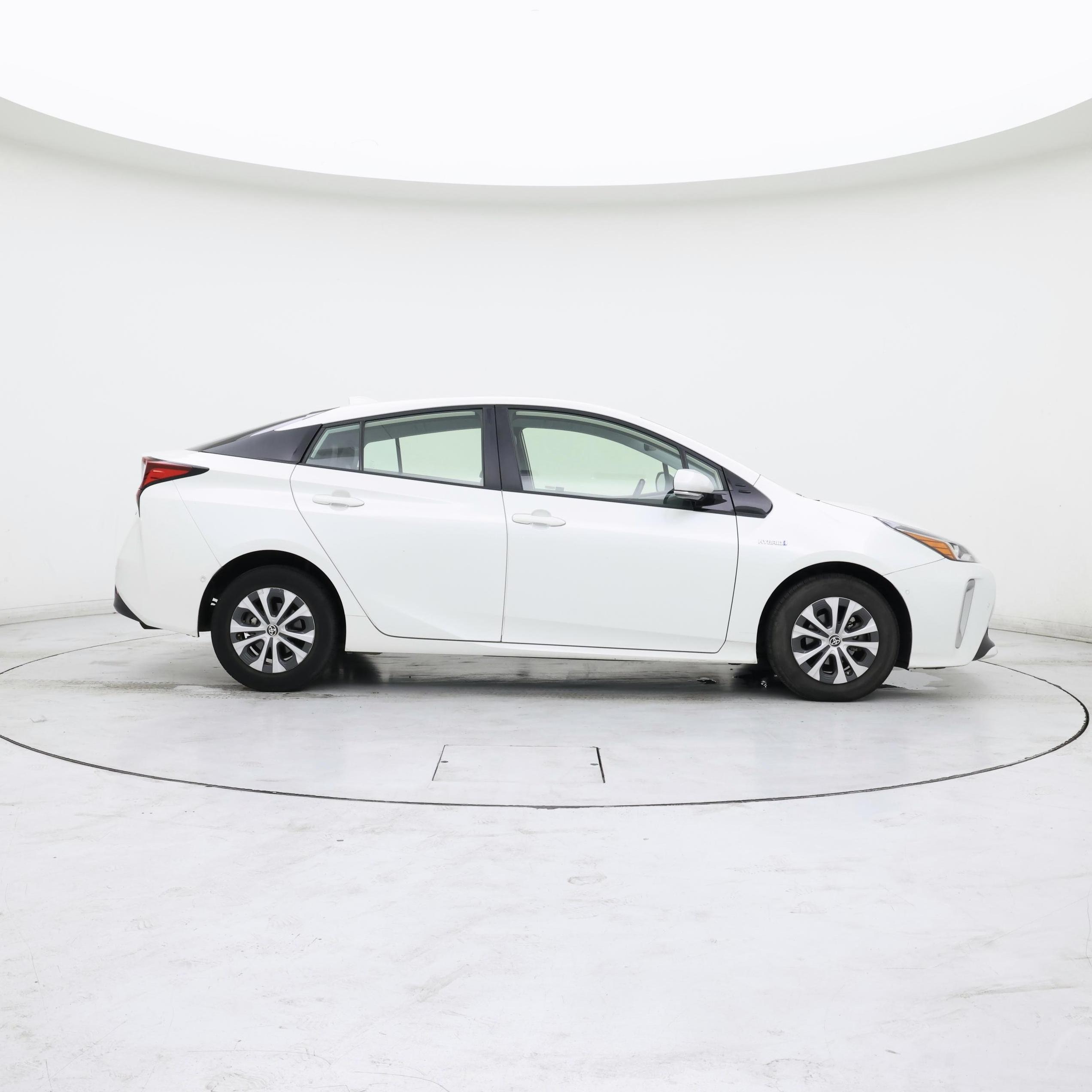 Thumbnail: 2020 Toyota Prius - 7