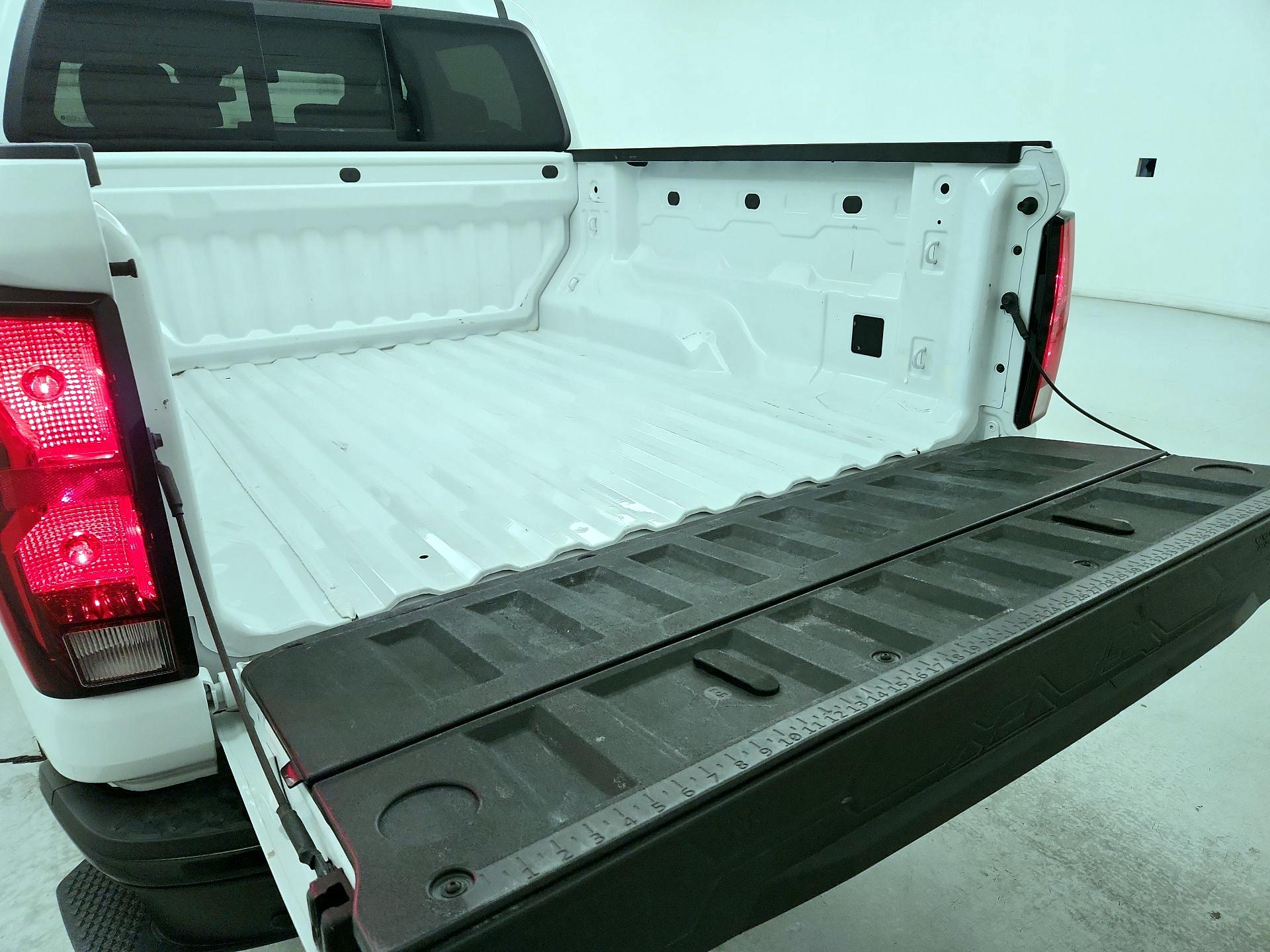 Thumbnail: 2024 Chevrolet Colorado - 20