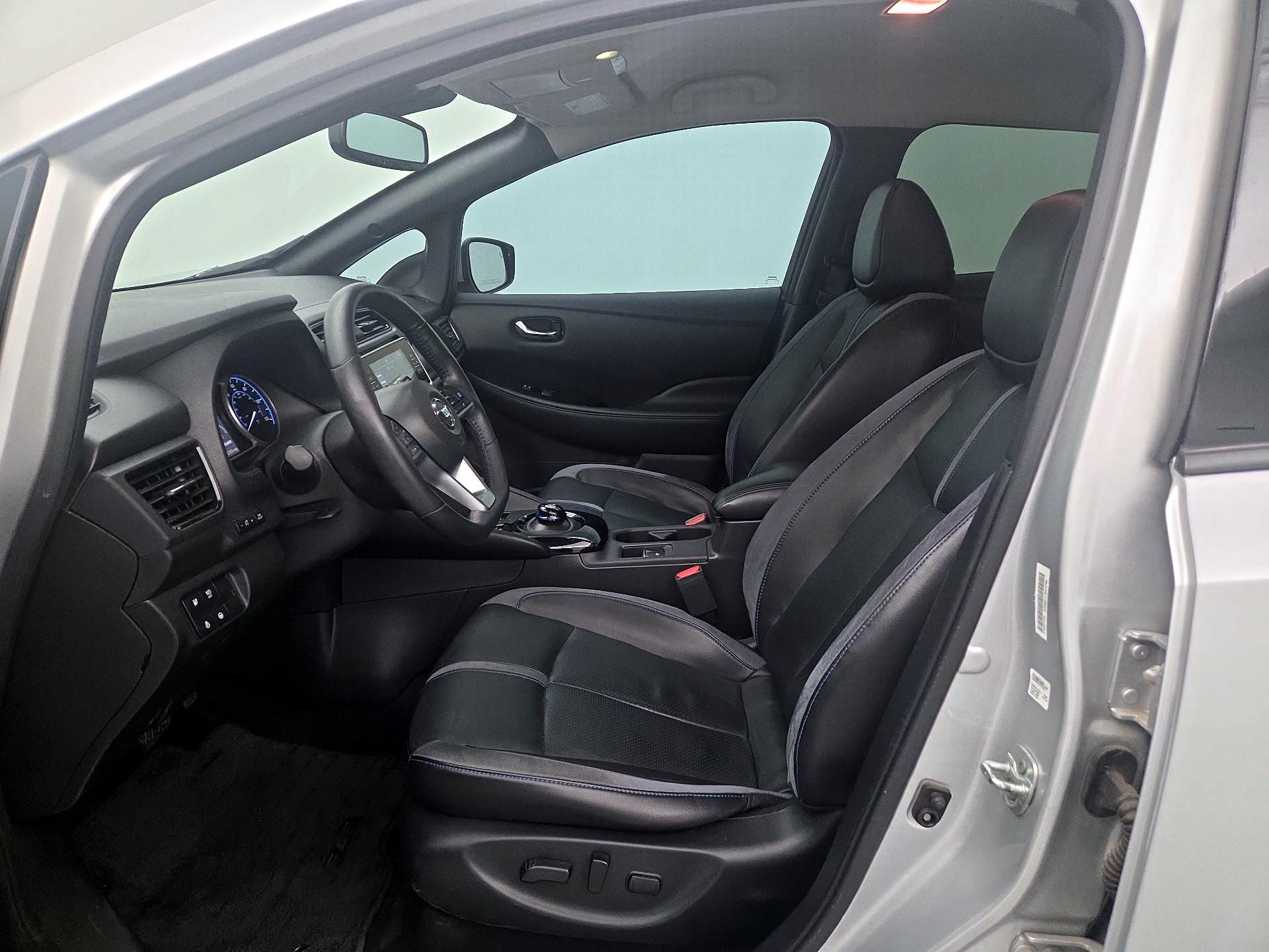 Thumbnail: 2020 Nissan Leaf - 11