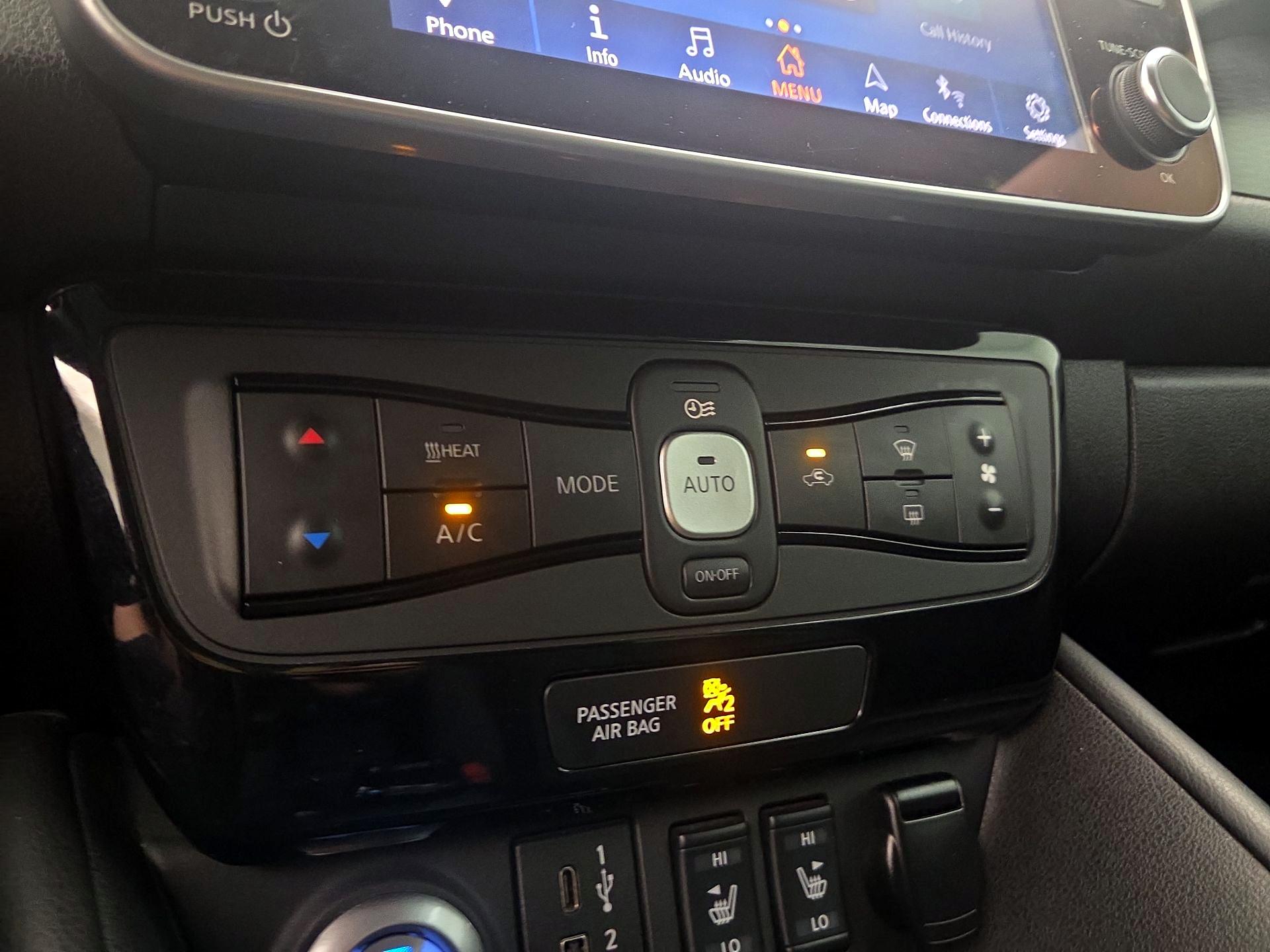 Thumbnail: 2020 Nissan Leaf - 16