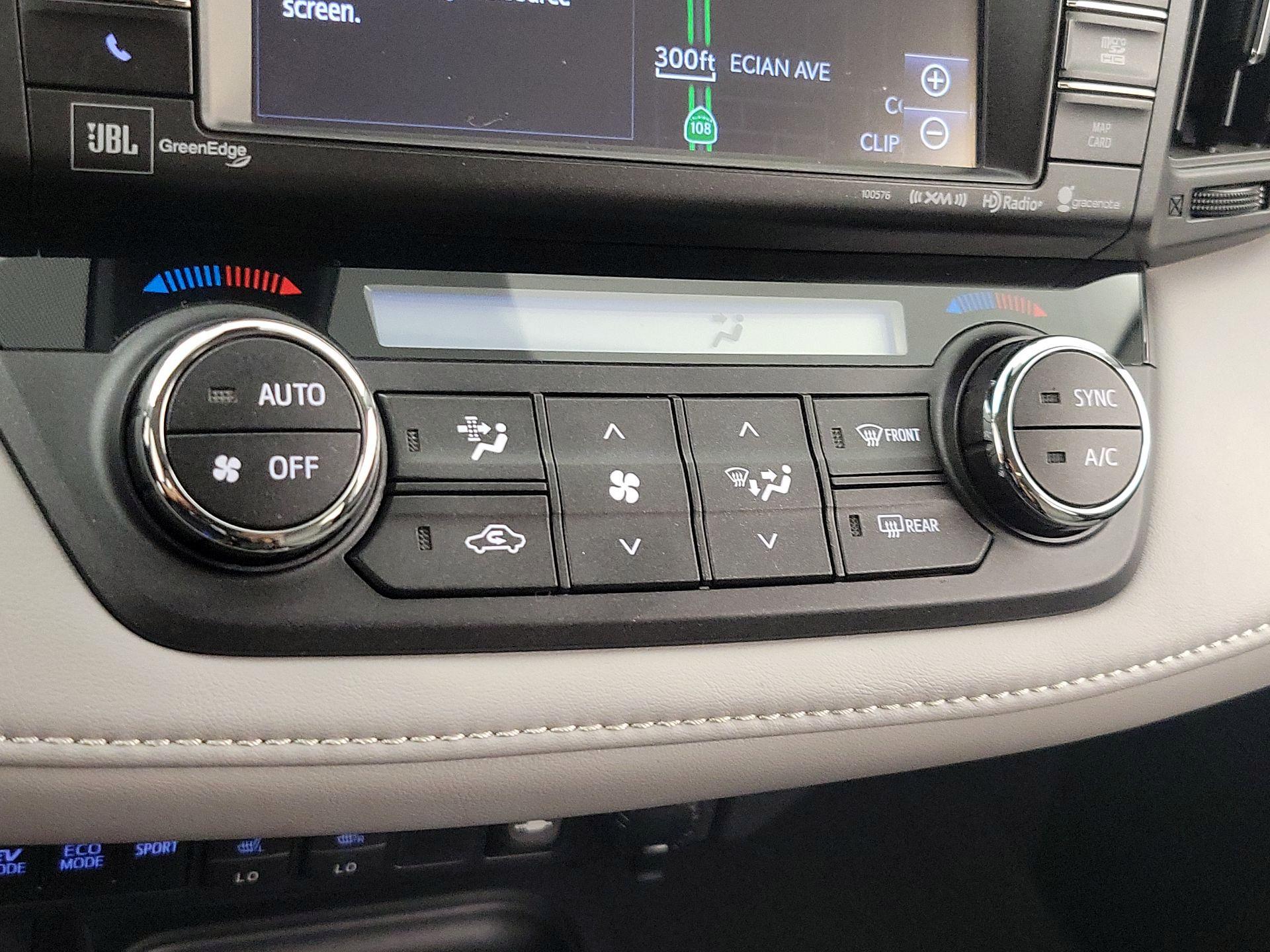 Thumbnail: 2018 Toyota RAV4 - 17