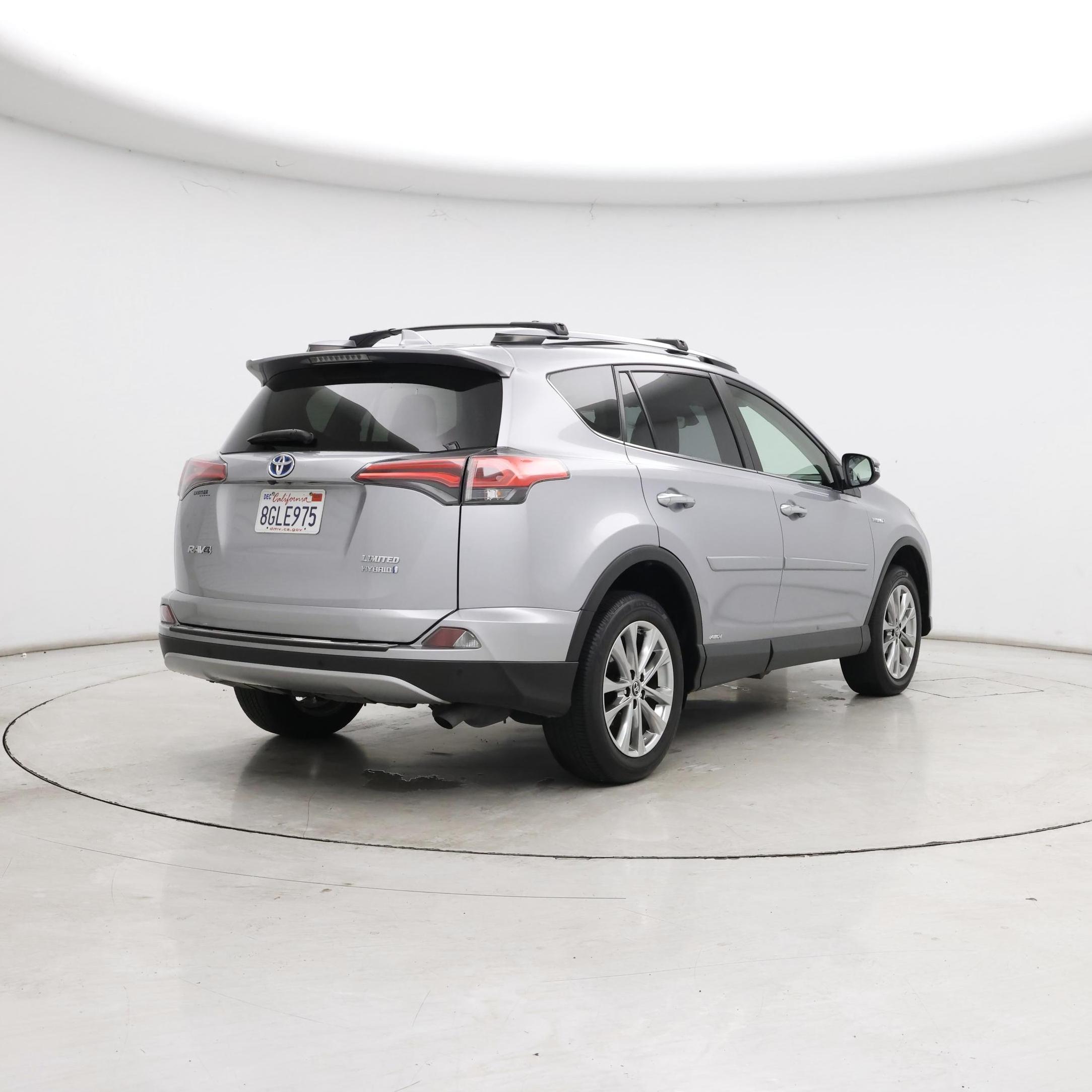 Thumbnail: 2018 Toyota RAV4 - 8