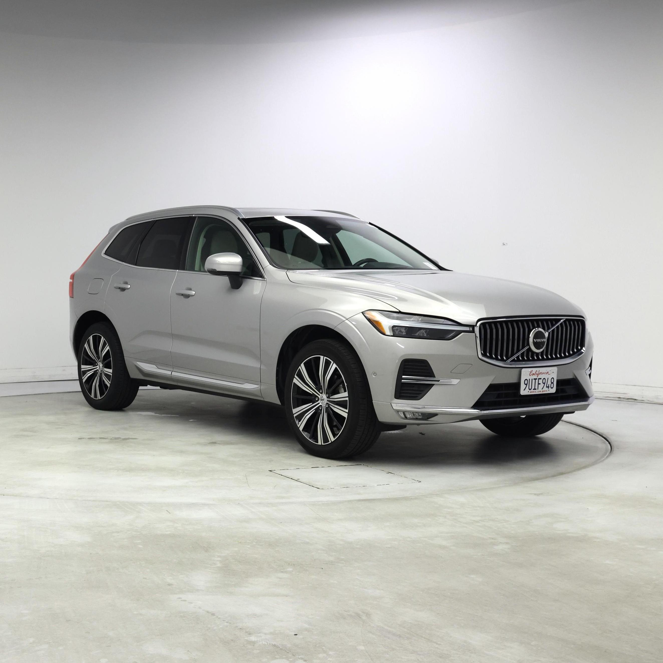 Silver 2022 Volvo XC60 B5 Inscription FWD SUV / Crossover Front-Wheel Drive Automatic