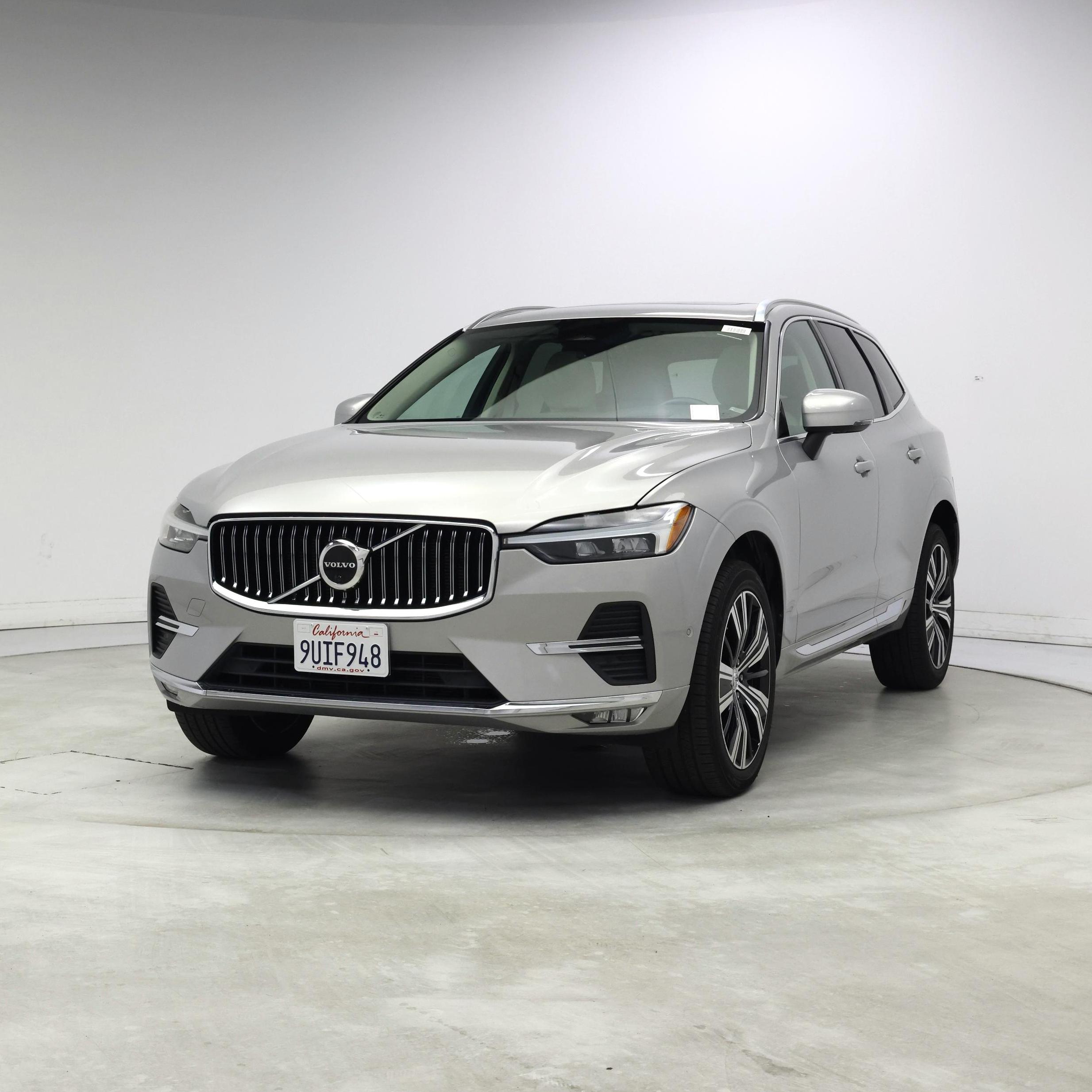 Thumbnail: 2022 Volvo XC60 - 4