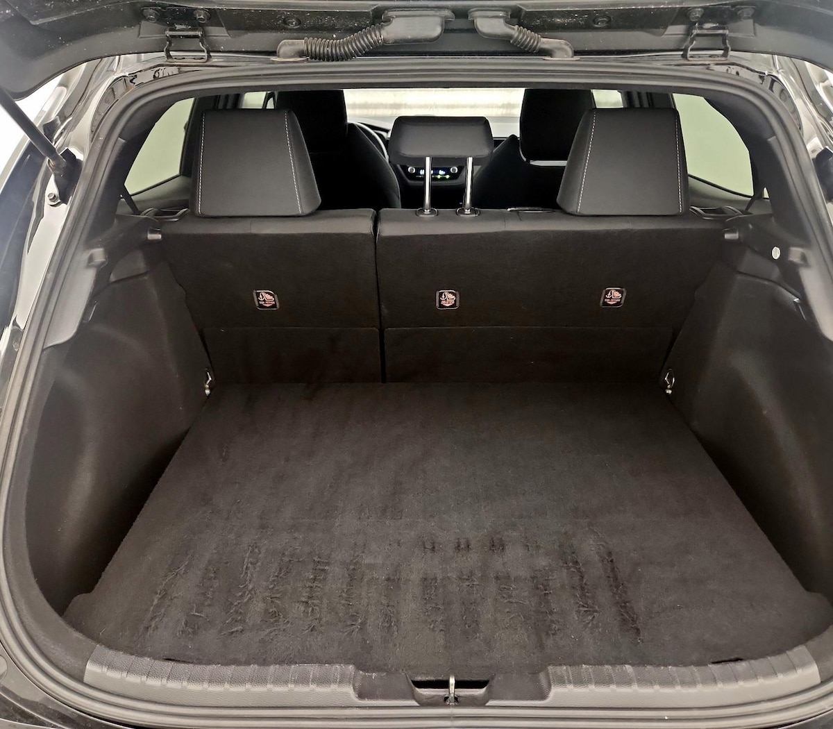 Trunk/Cargo (Seats Up)