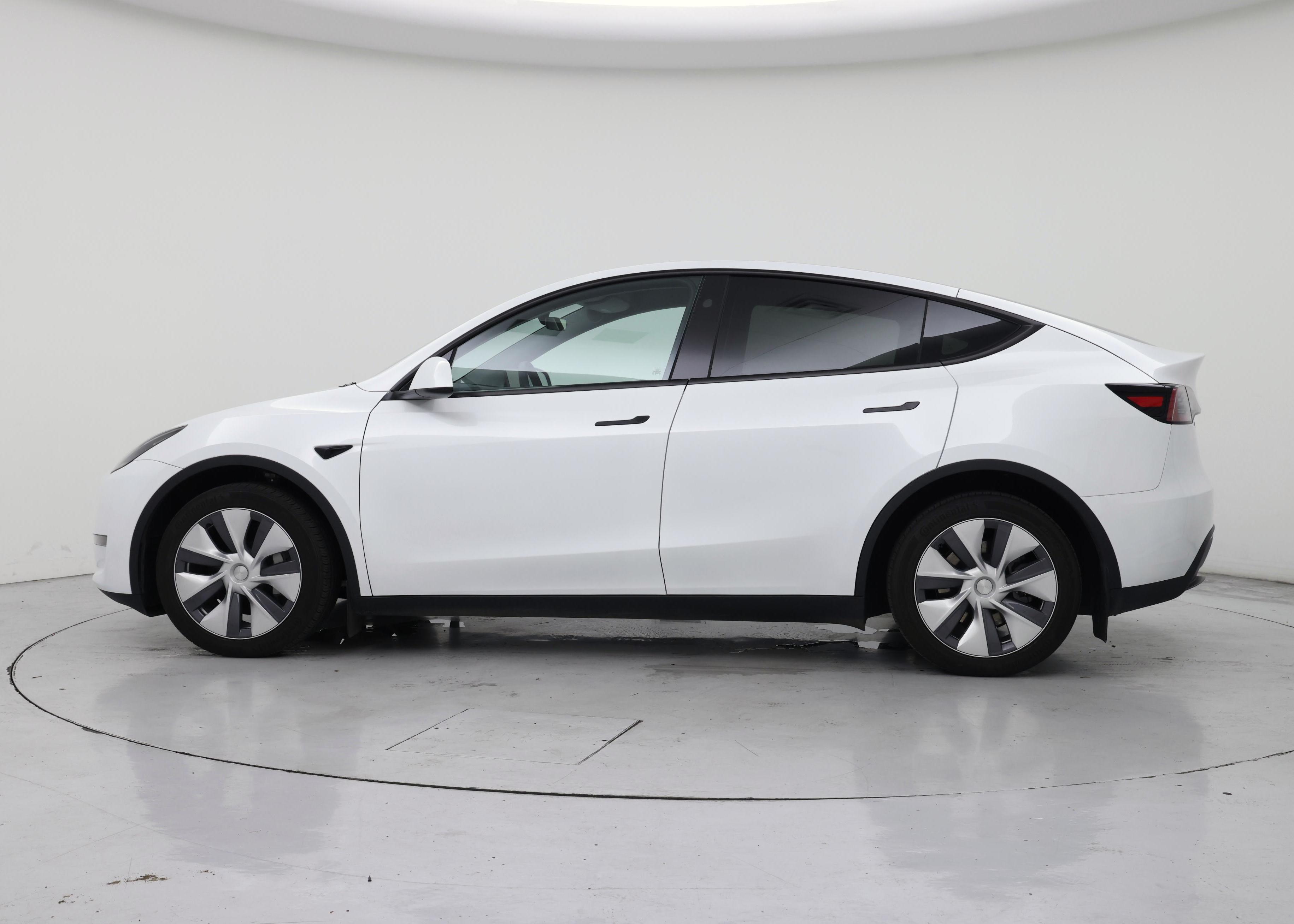 Thumbnail: 2024 Tesla Model Y - 3