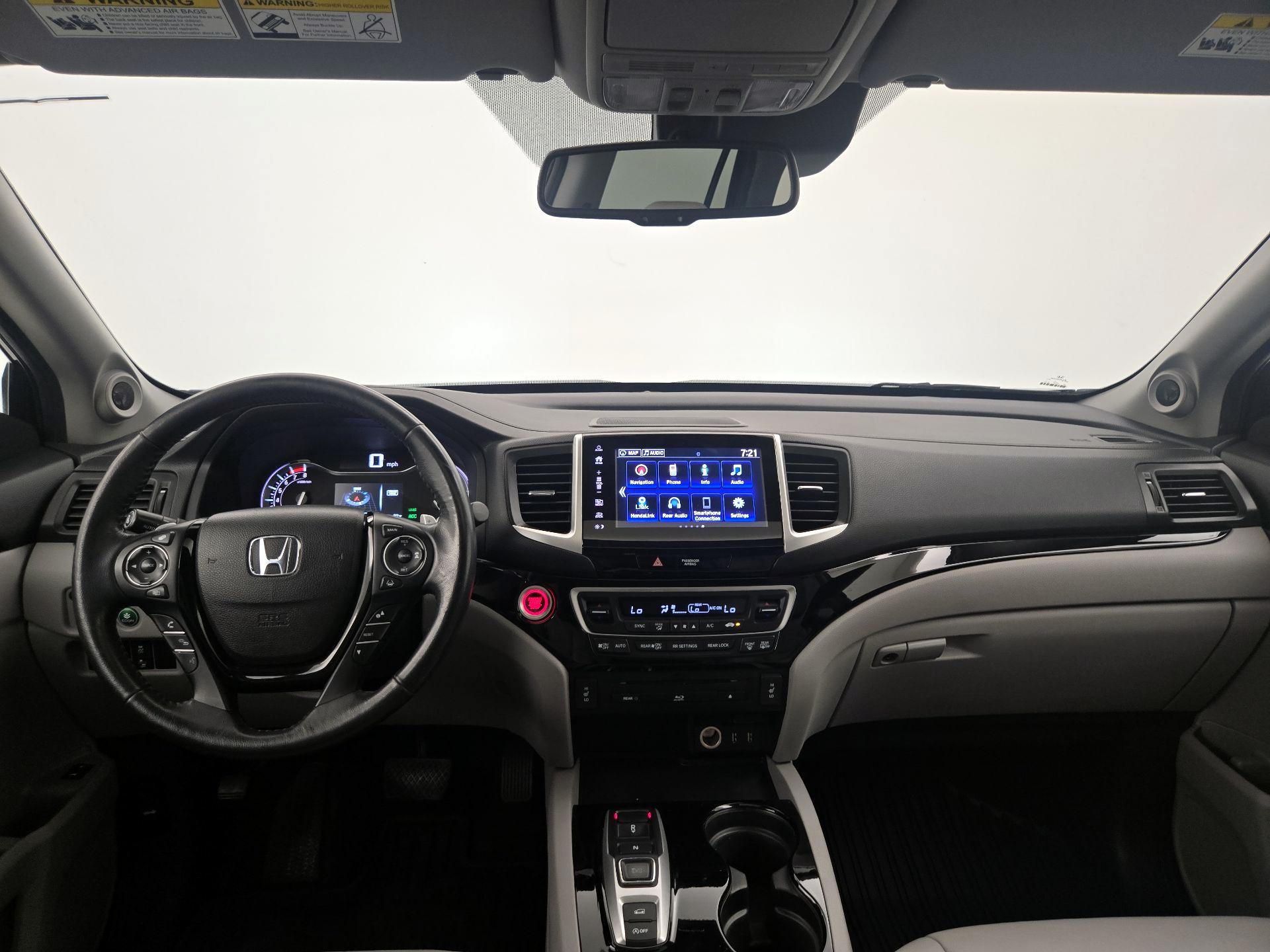Thumbnail: 2017 Honda Pilot - 9