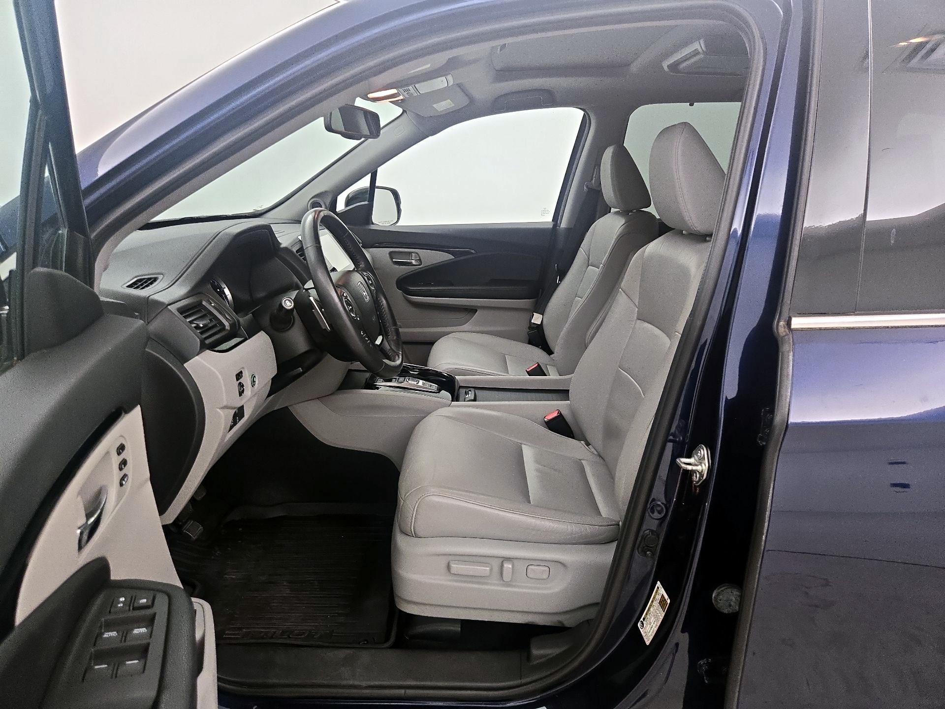 Thumbnail: 2017 Honda Pilot - 11