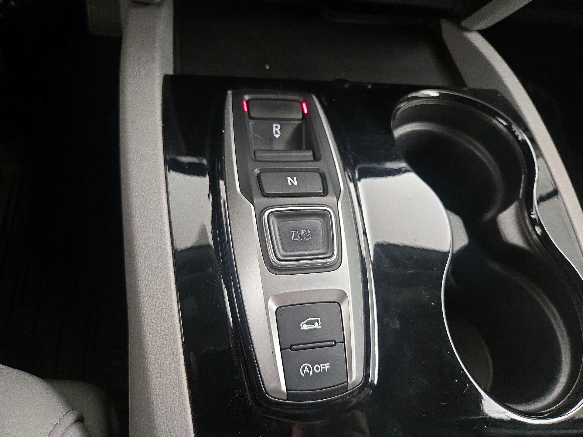 Thumbnail: 2017 Honda Pilot - 17