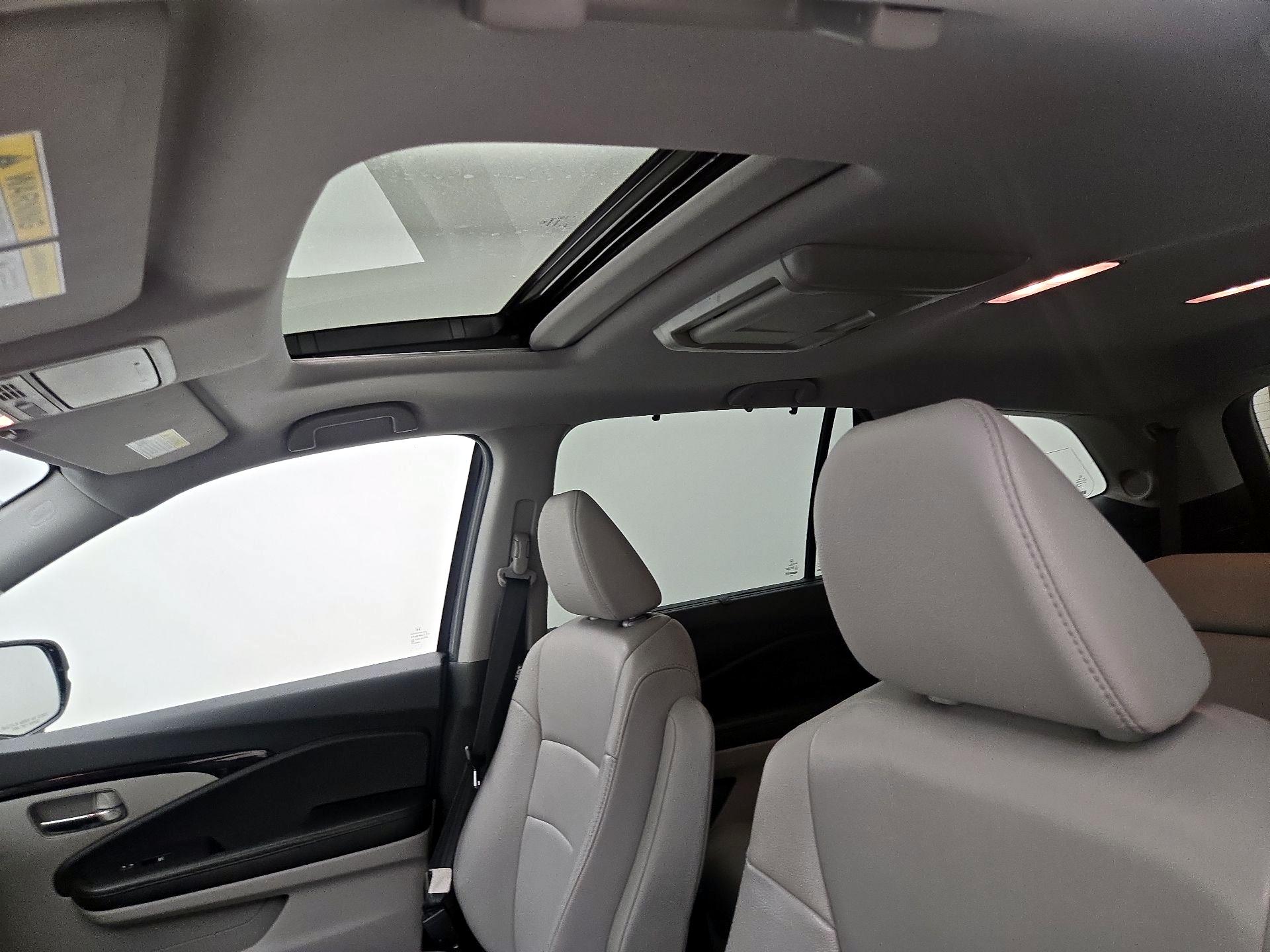 Thumbnail: 2017 Honda Pilot - 19