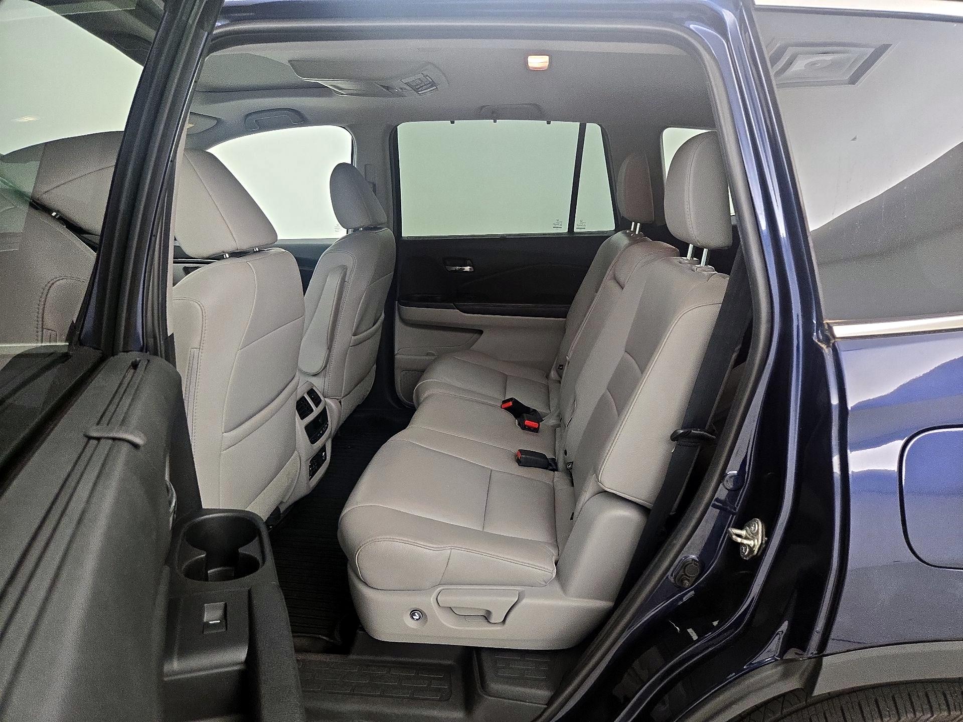 Thumbnail: 2017 Honda Pilot - 20