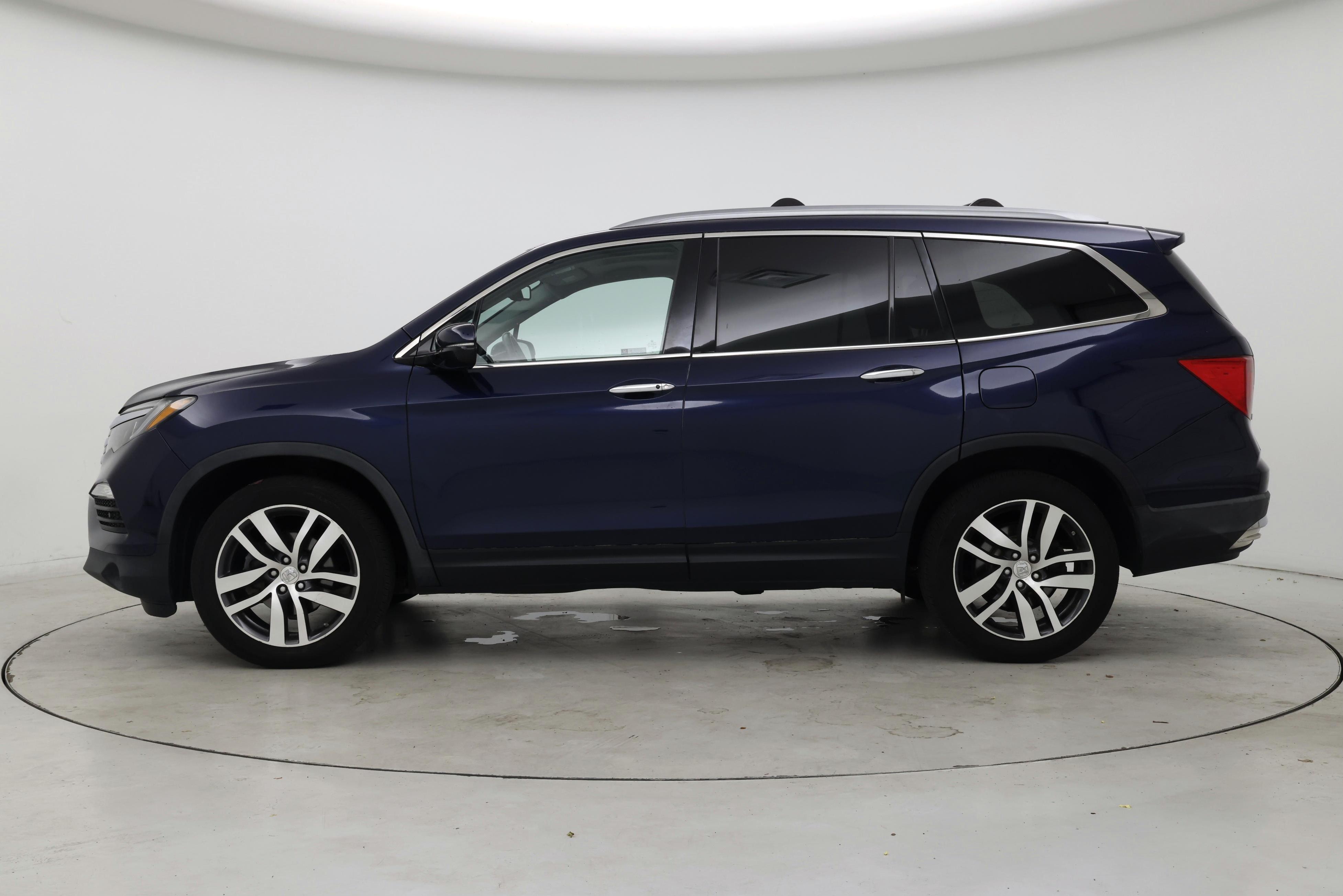 Thumbnail: 2017 Honda Pilot - 3