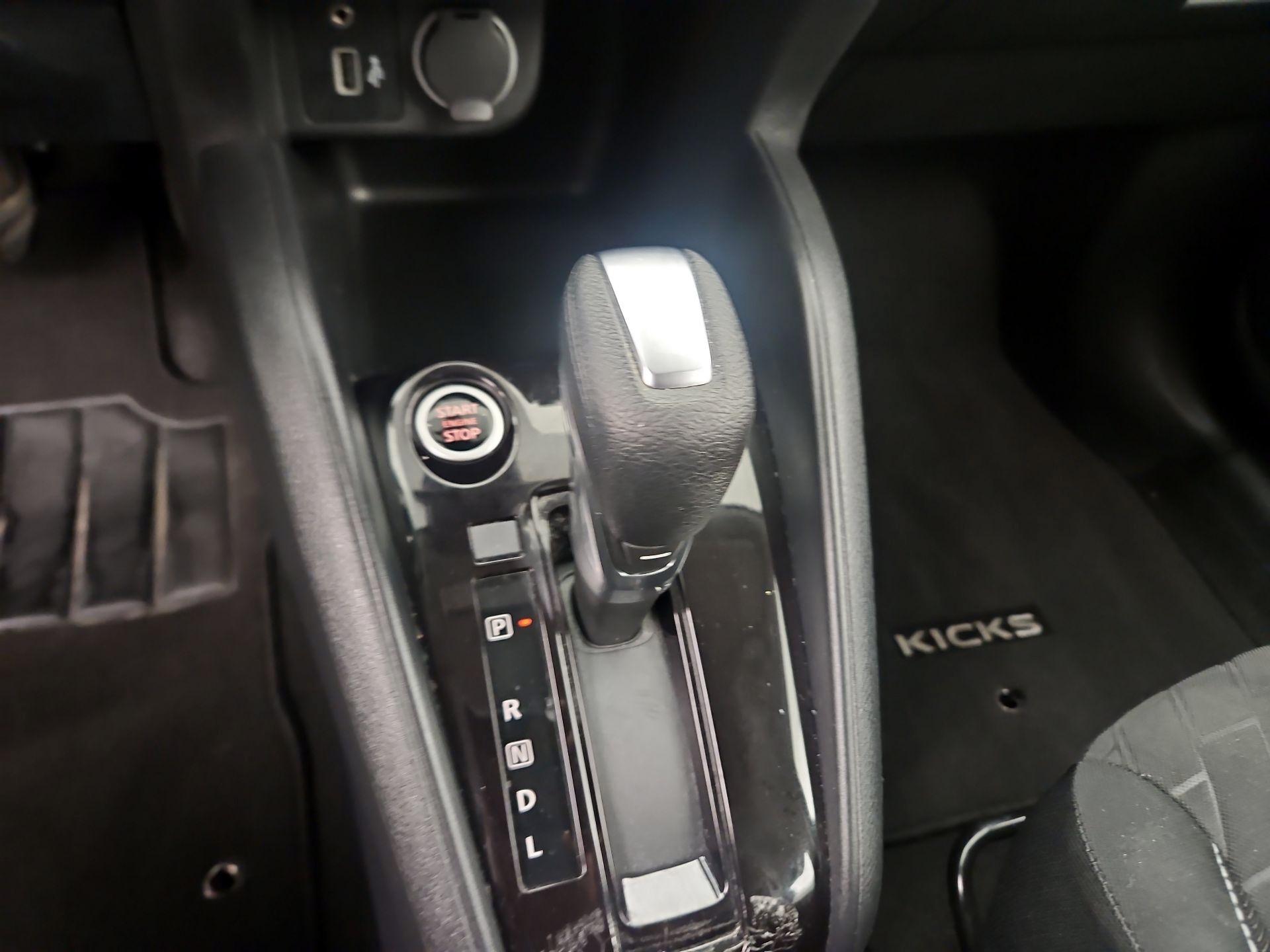 Thumbnail: 2022 Nissan Kicks - 17