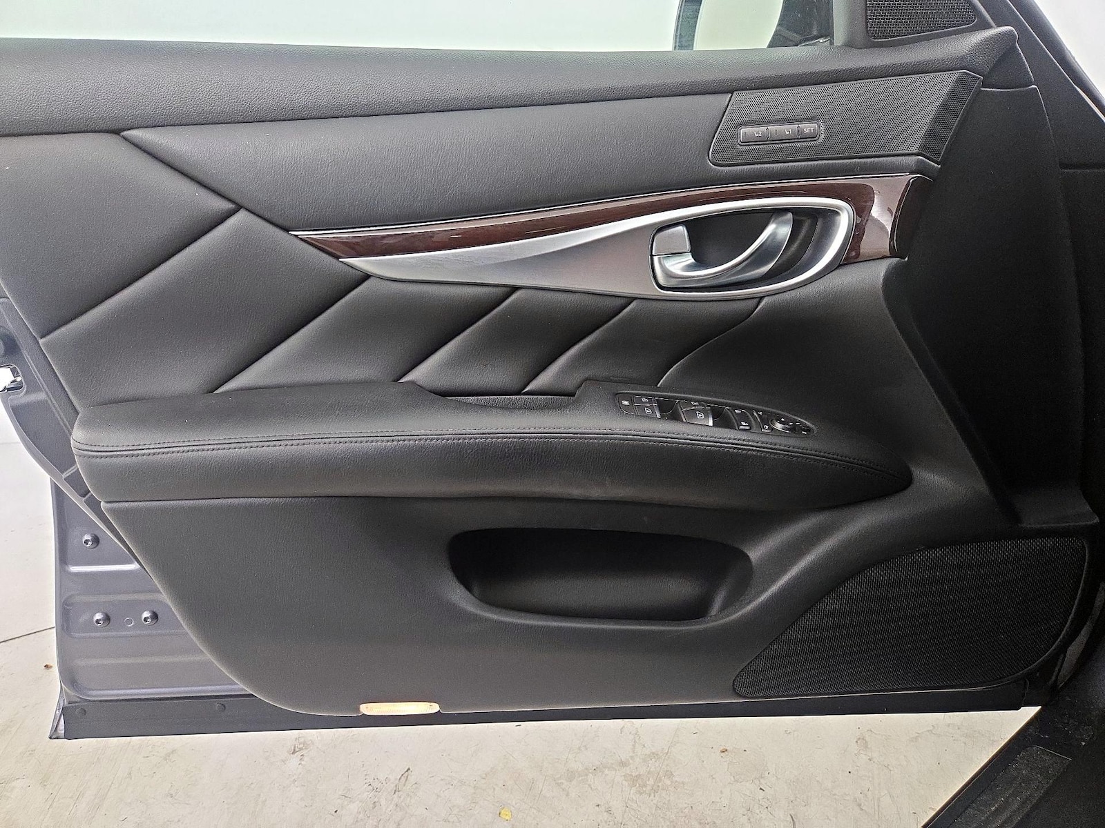 2016 INFINITI Q70L 3.7 - Photo 13