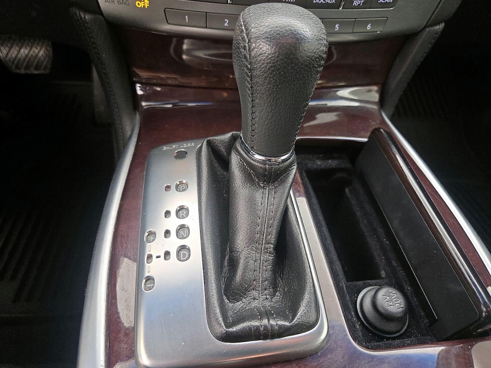 2016 INFINITI Q70L 3.7 - Photo 19