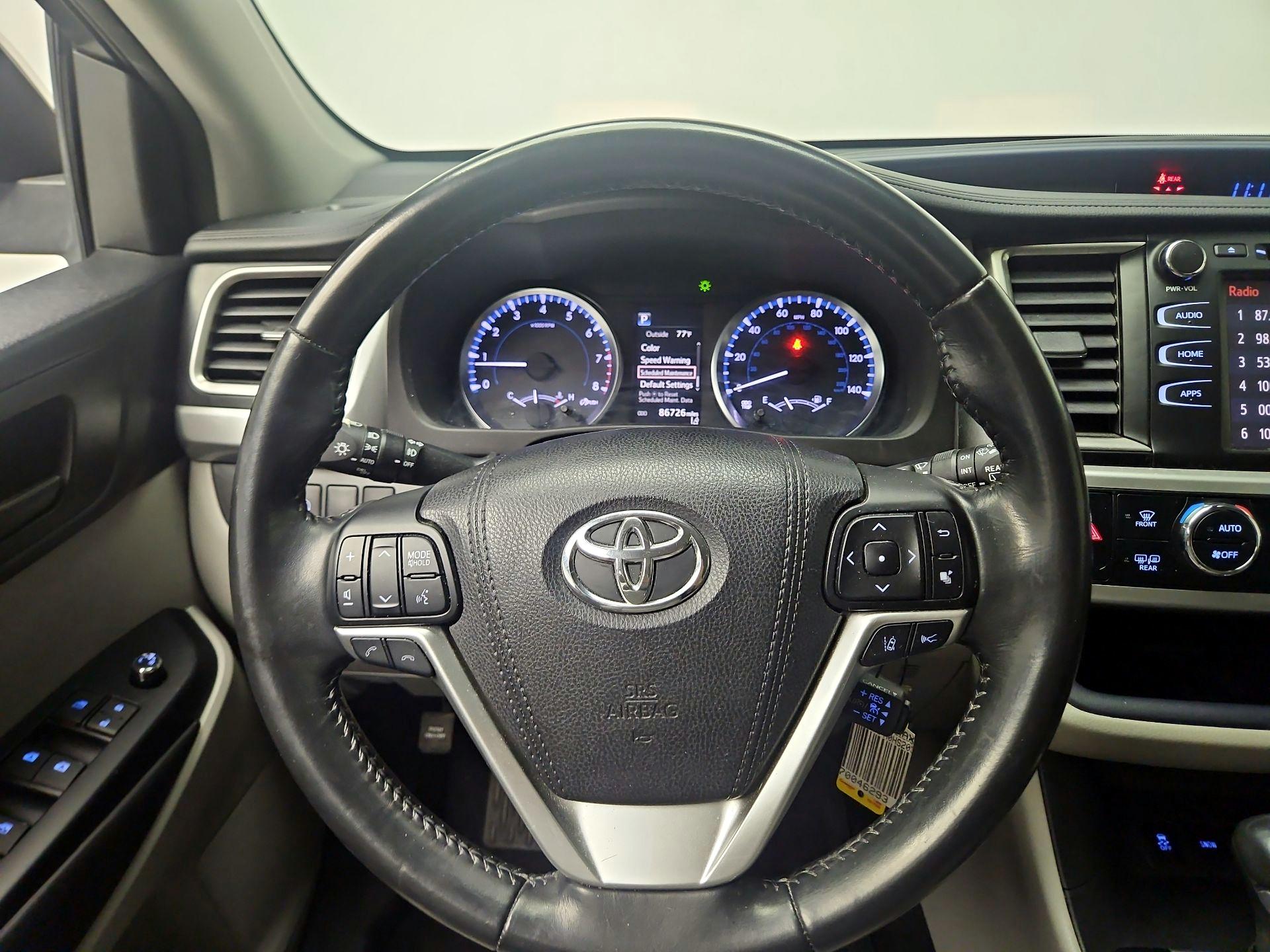 Thumbnail: 2017 Toyota Highlander - 10