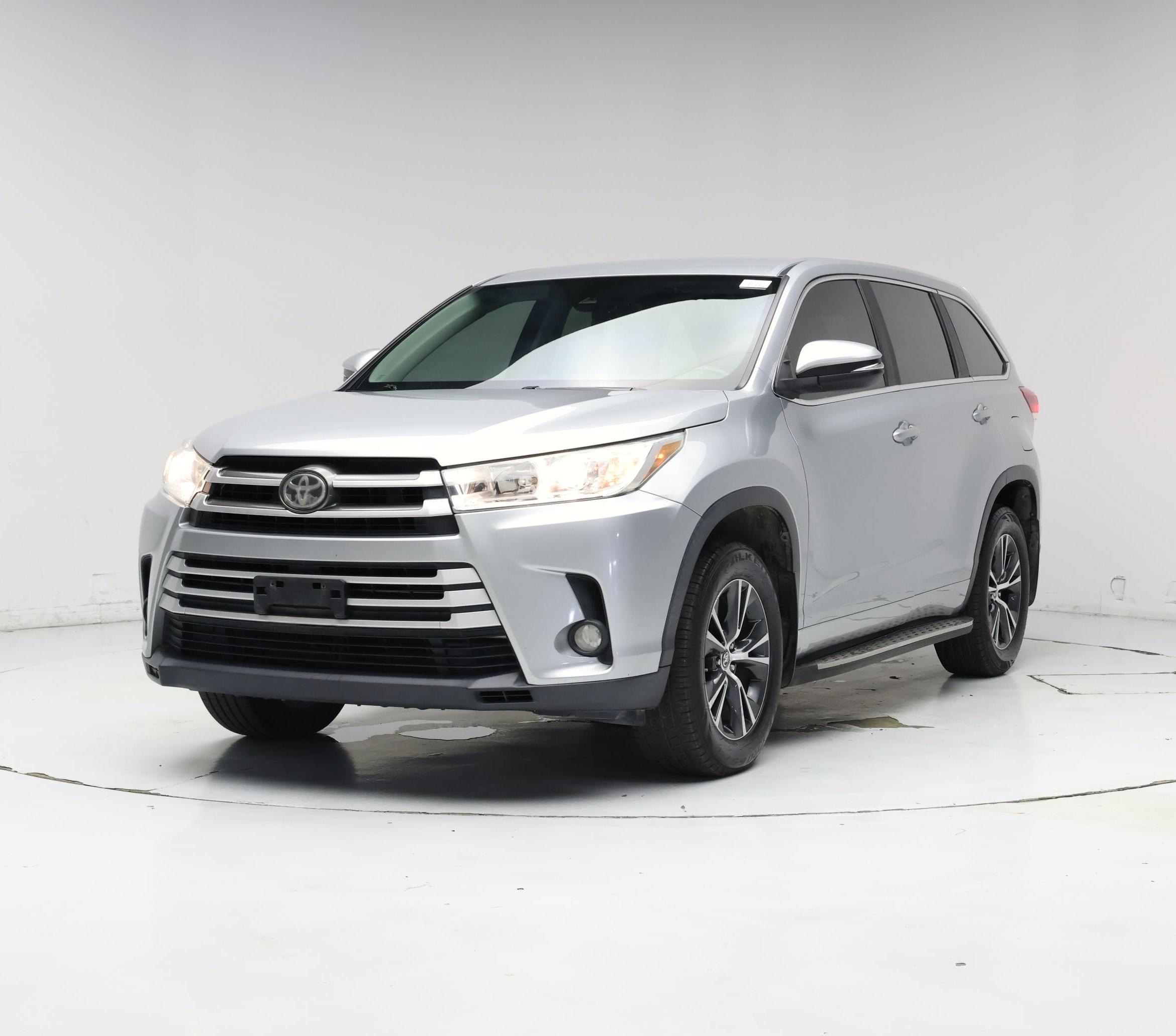 Thumbnail: 2017 Toyota Highlander - 4