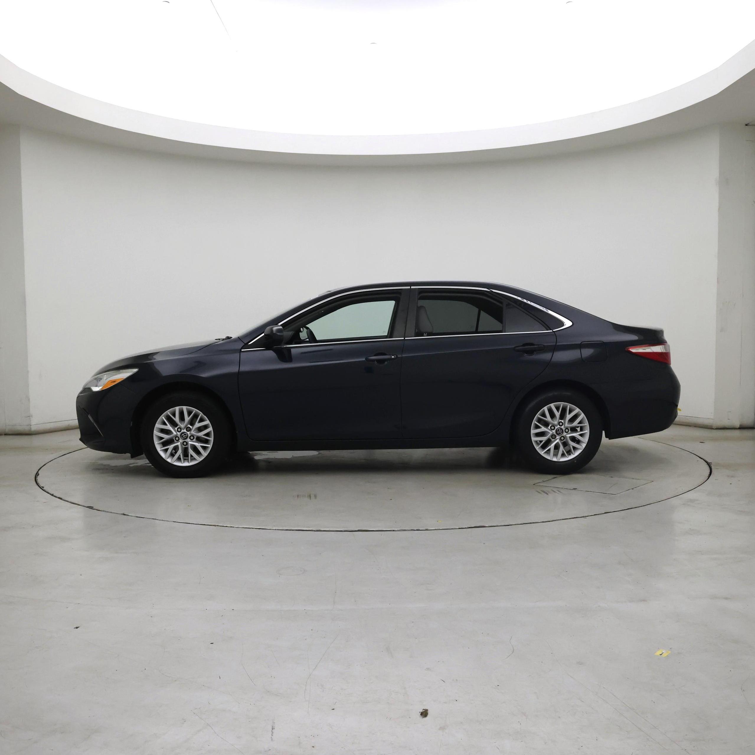 Thumbnail: 2017 Toyota Camry - 3