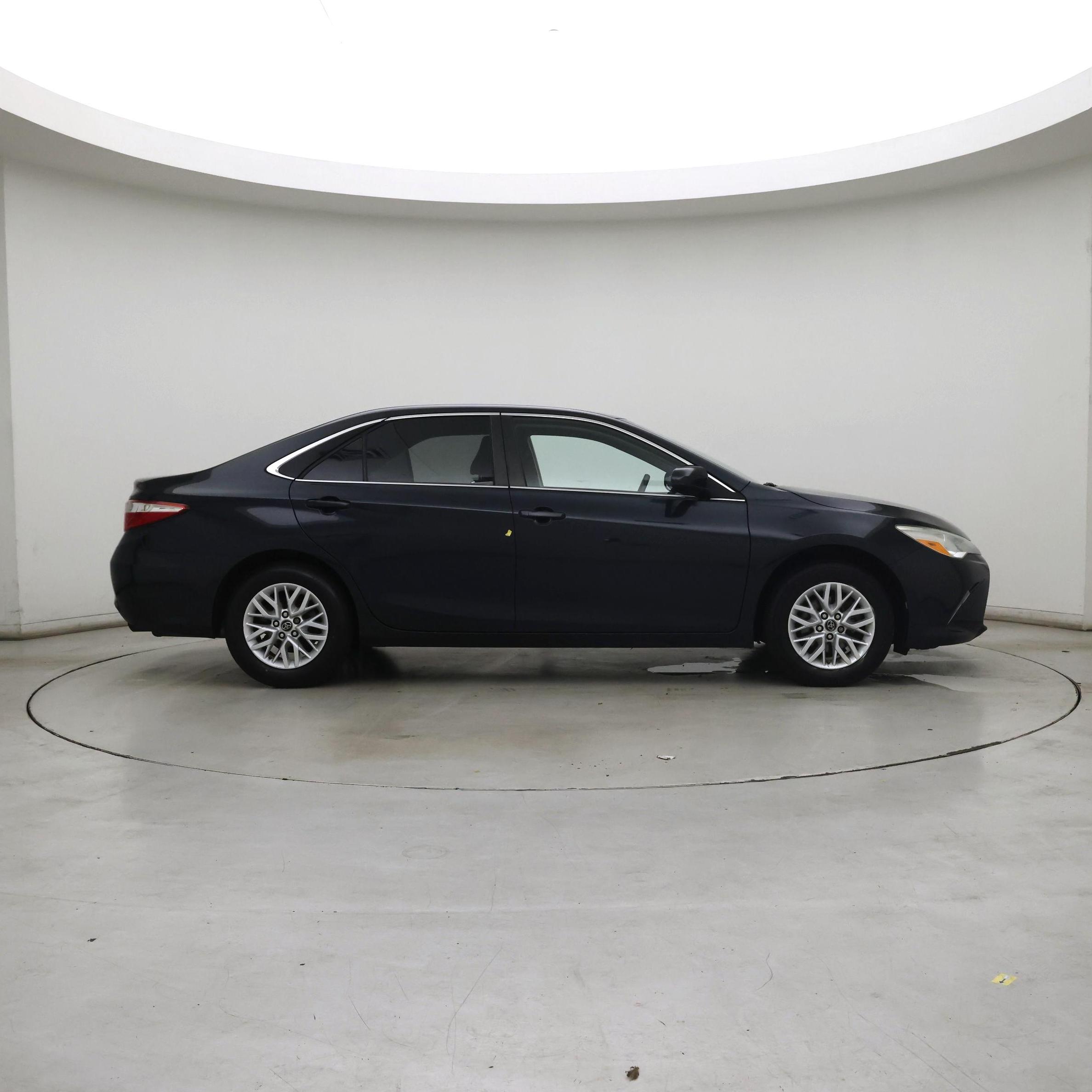 Thumbnail: 2017 Toyota Camry - 7