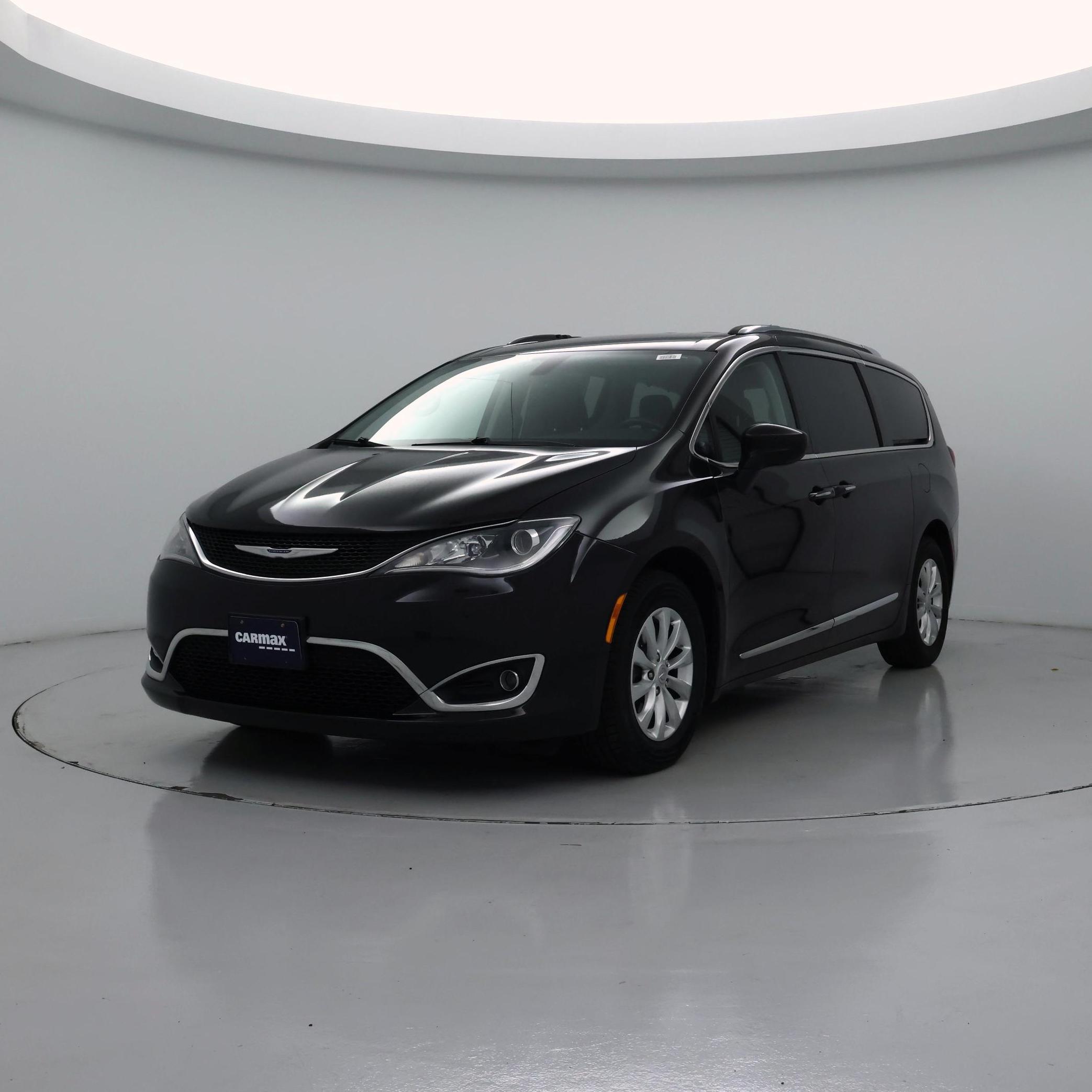 Thumbnail: 2019 Chrysler Pacifica - 4