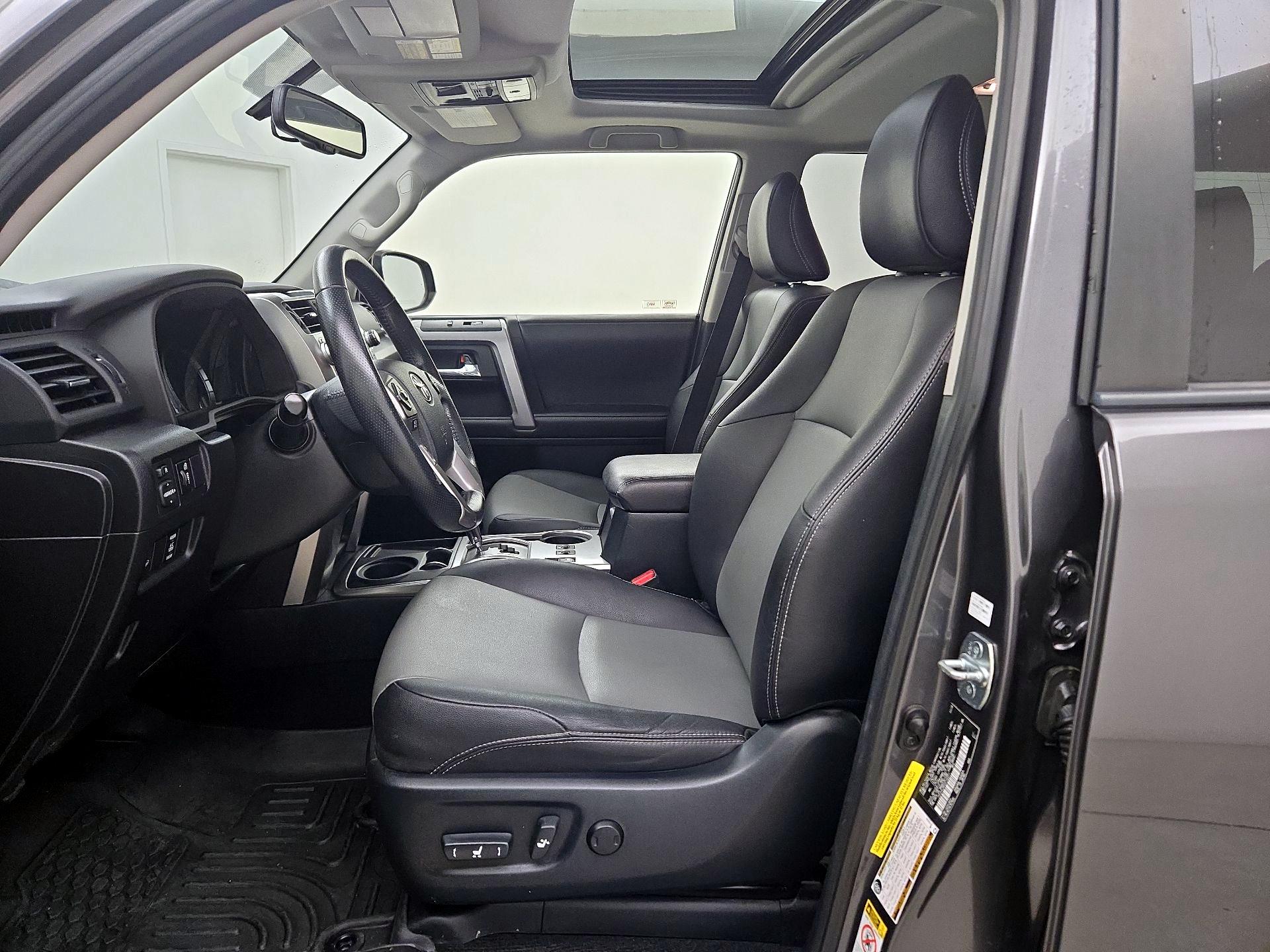 Thumbnail: 2016 Toyota 4Runner - 11