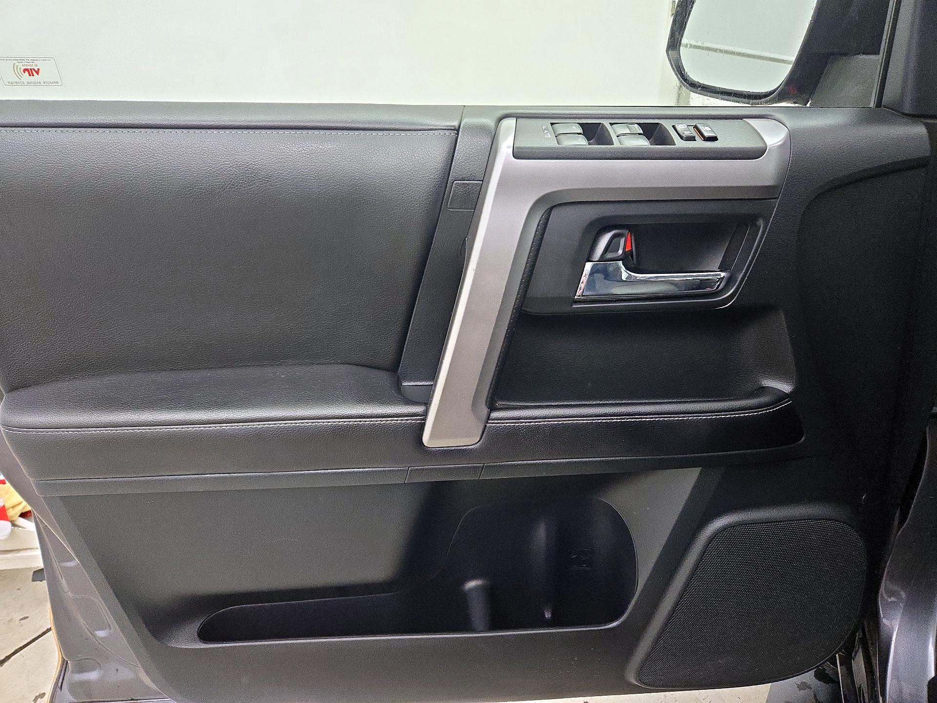 Thumbnail: 2016 Toyota 4Runner - 12