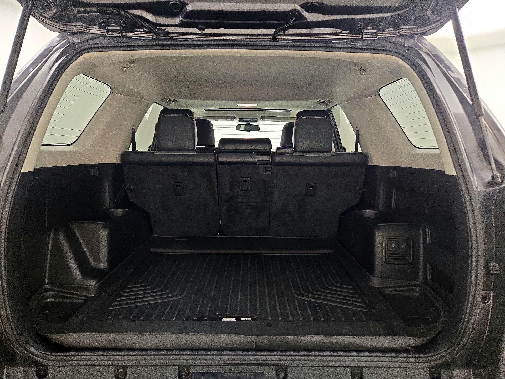 Thumbnail: 2016 Toyota 4Runner - 17