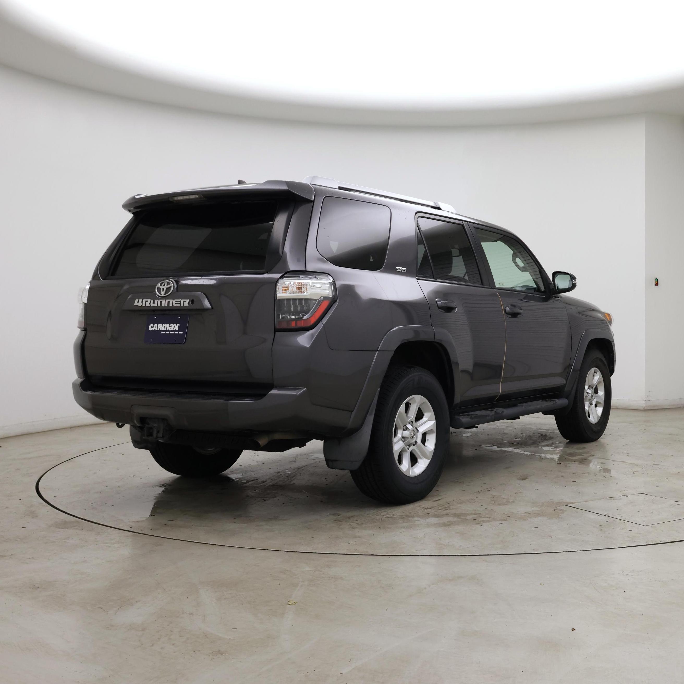 Thumbnail: 2016 Toyota 4Runner - 8