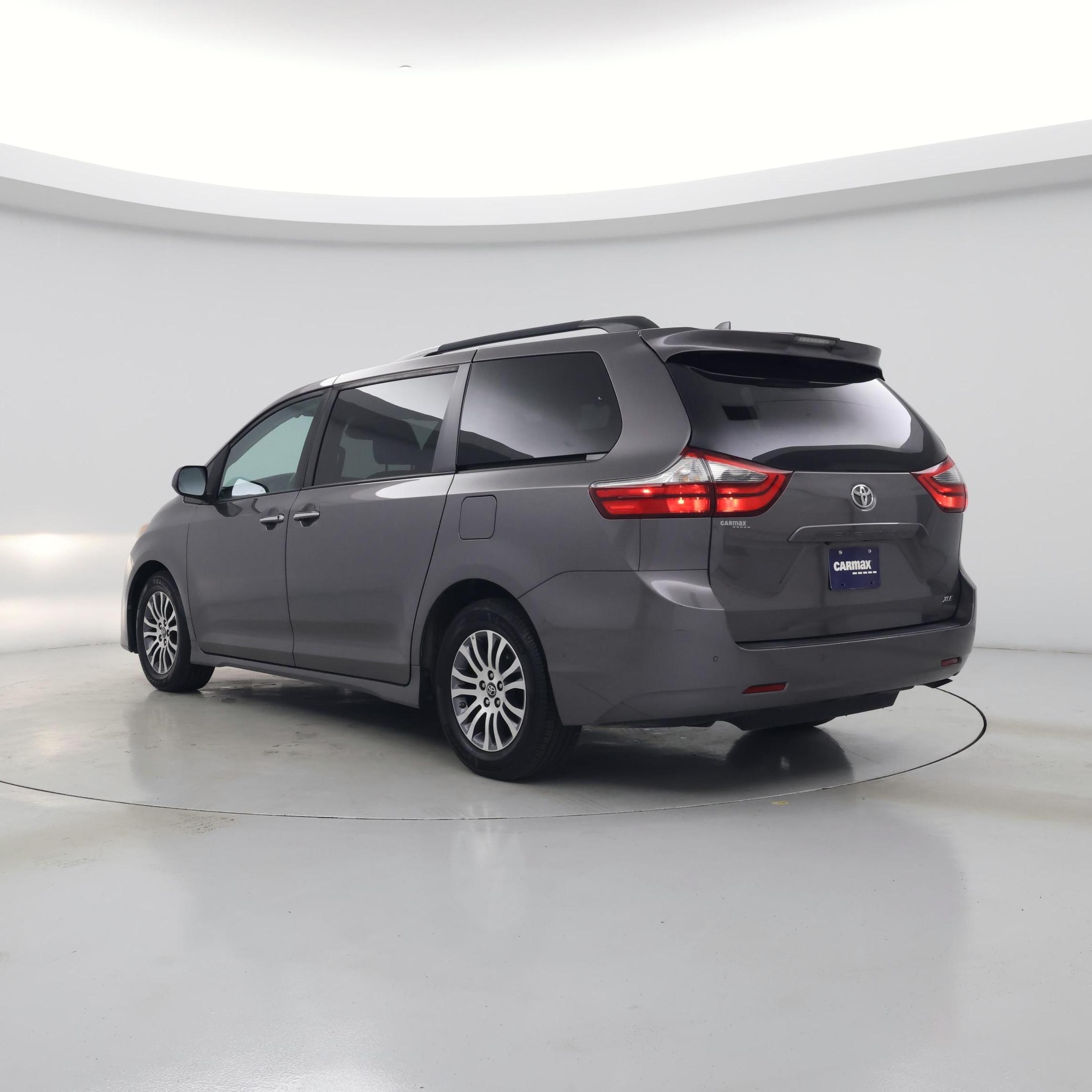 Thumbnail: 2020 Toyota Sienna - 2