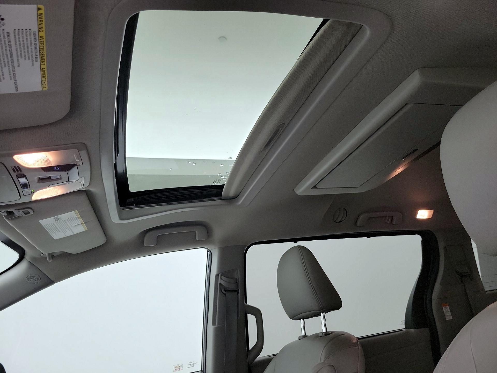 Thumbnail: 2020 Toyota Sienna - 20