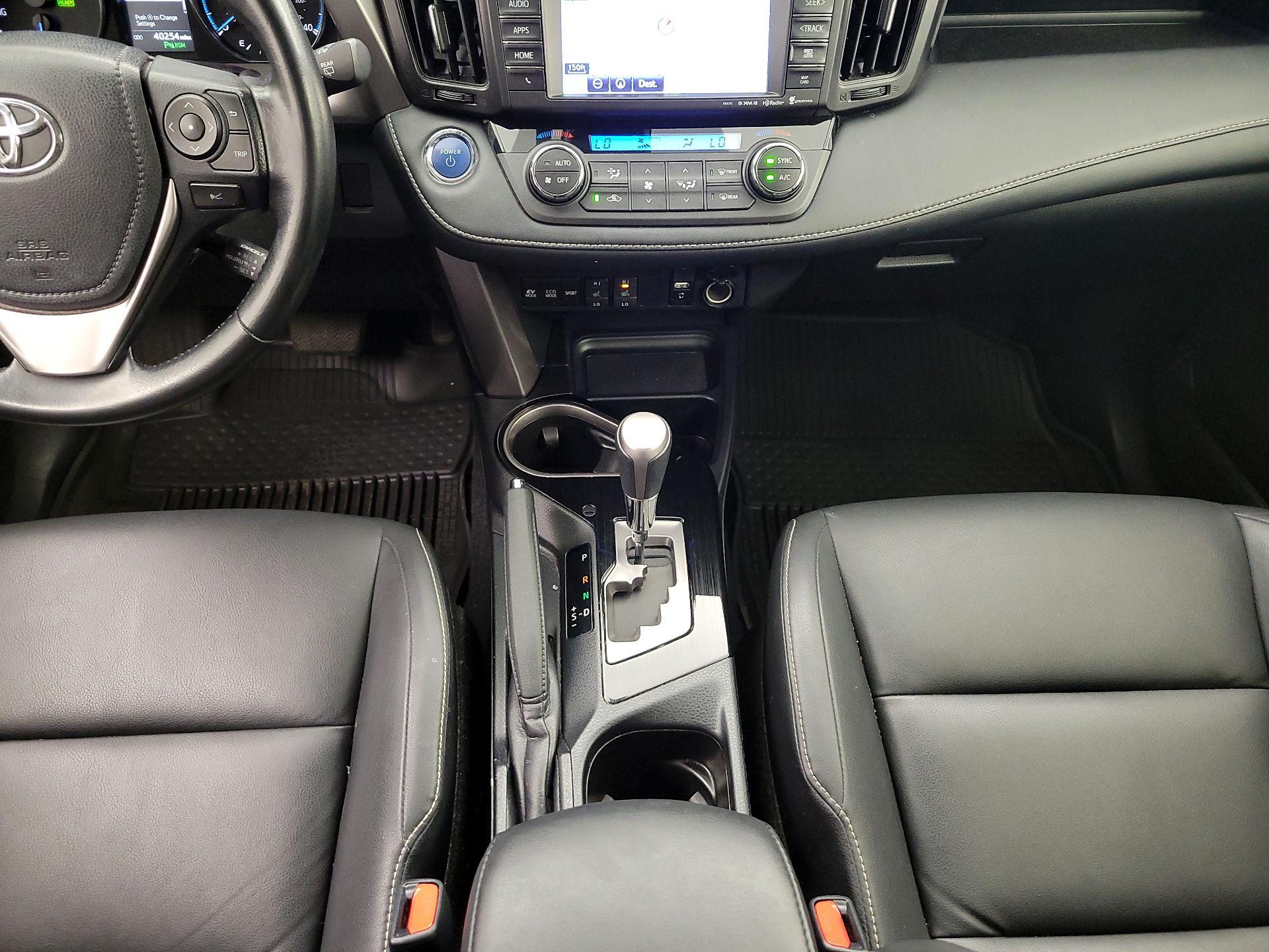 Thumbnail: 2018 Toyota RAV4 - 18