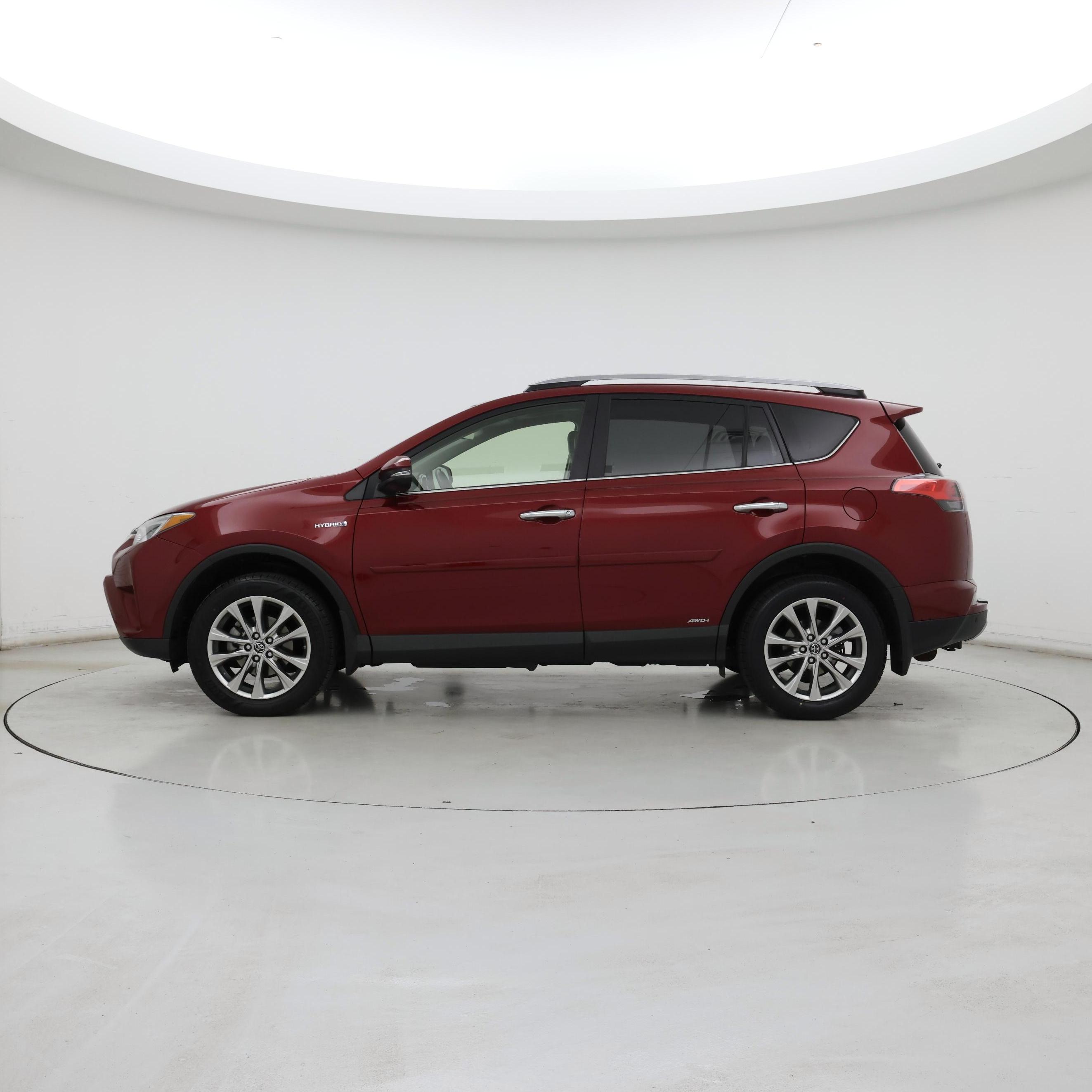 Thumbnail: 2018 Toyota RAV4 - 3