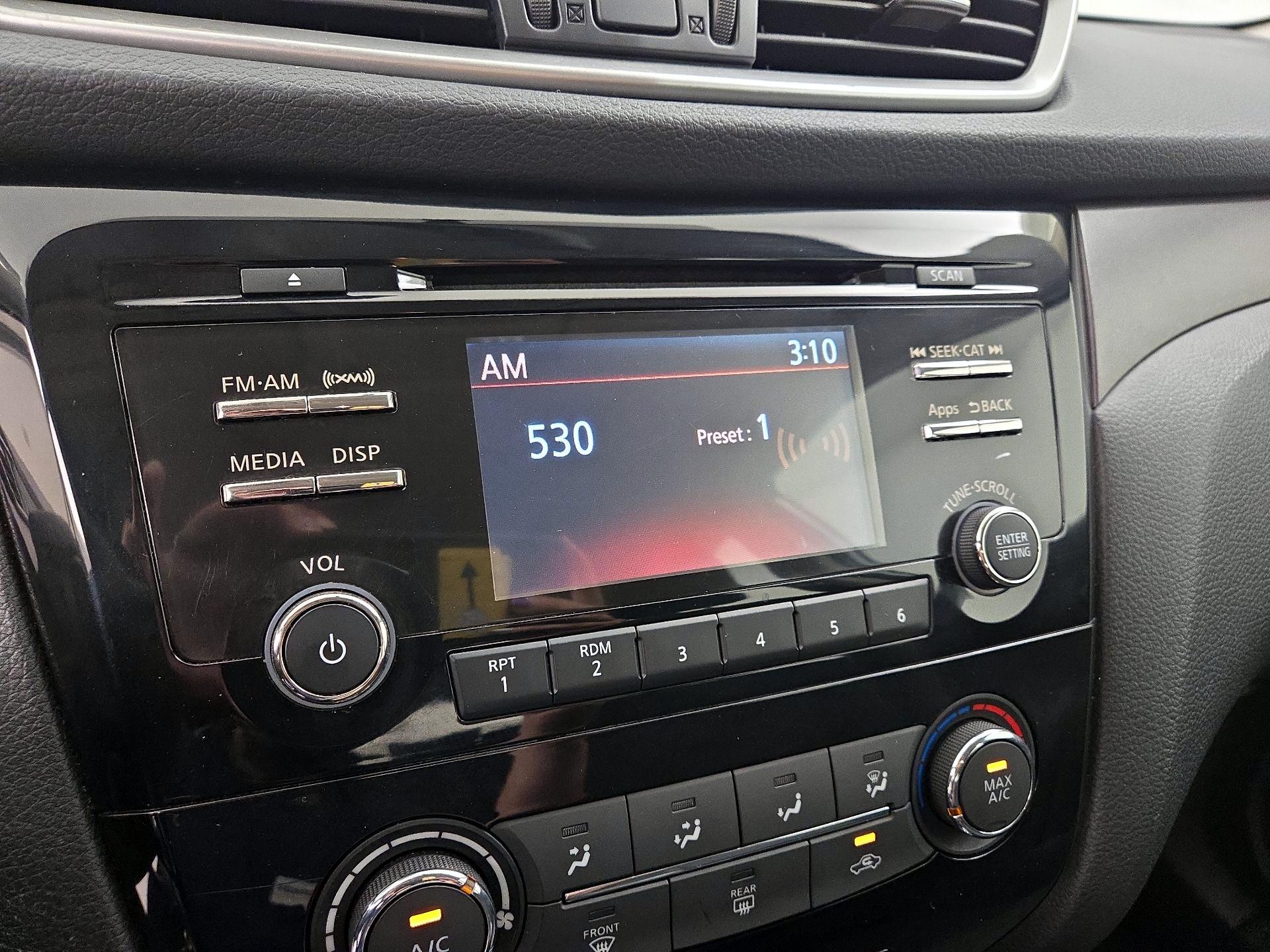 Thumbnail: 2015 Nissan Rogue - 15