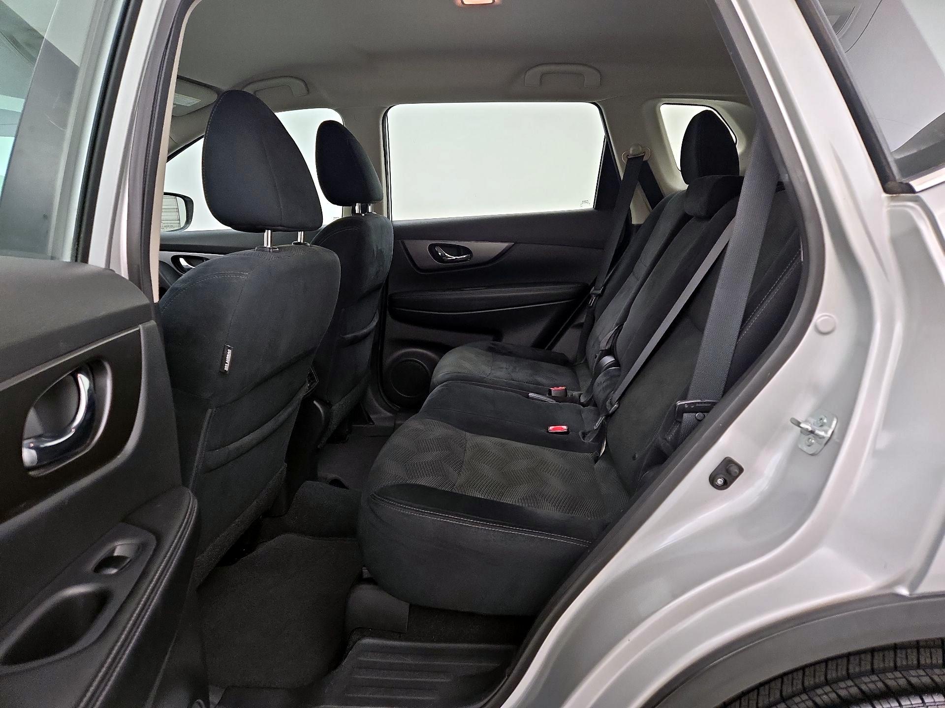 Thumbnail: 2015 Nissan Rogue - 19