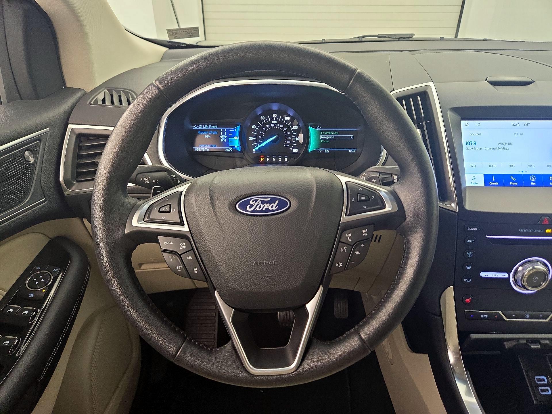 Thumbnail: 2019 Ford Edge - 10