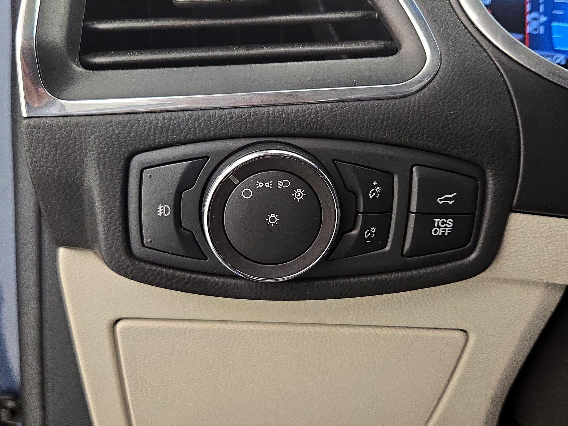 Thumbnail: 2019 Ford Edge - 13