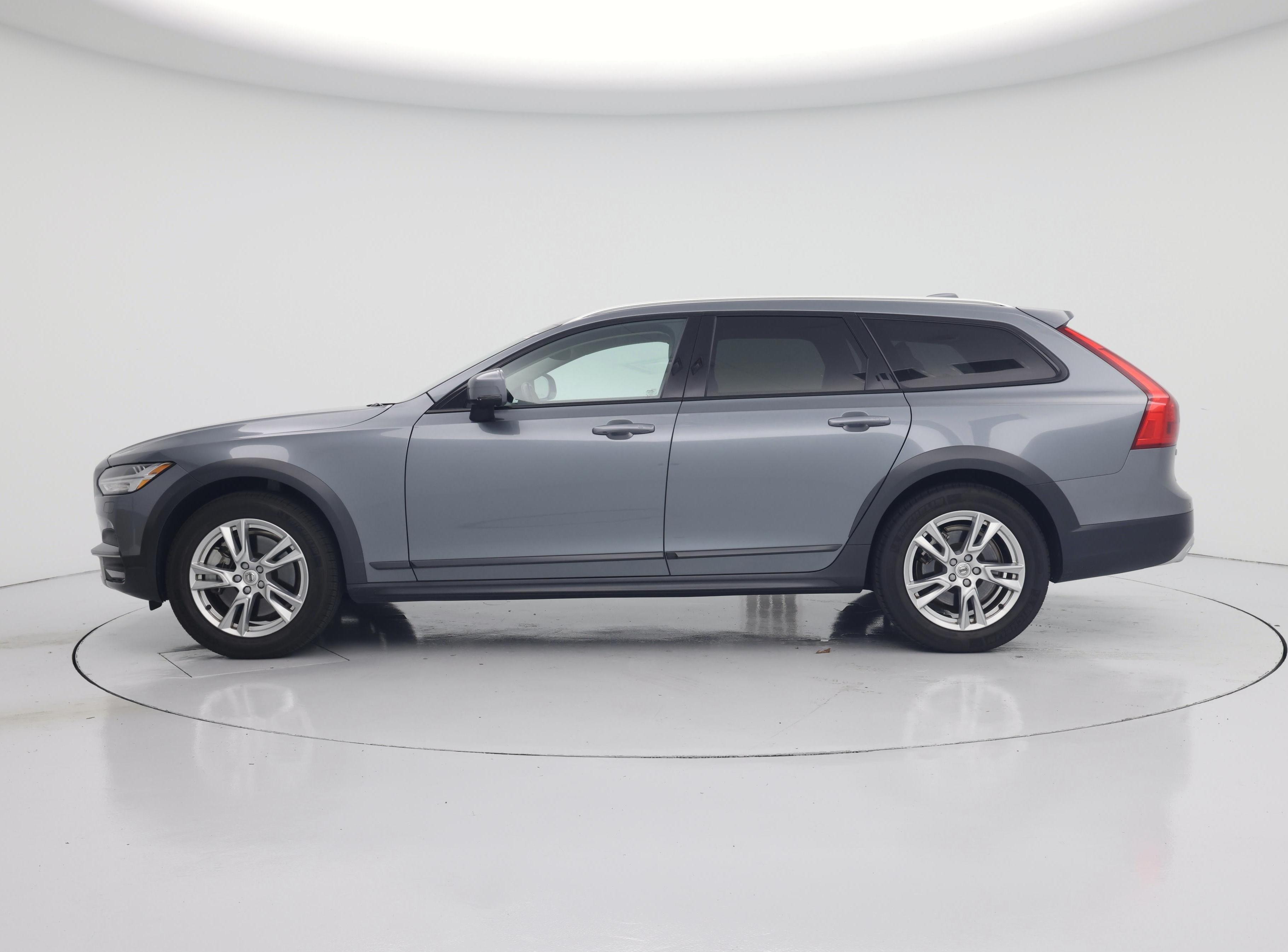 Thumbnail: 2018 Volvo V90 - 3