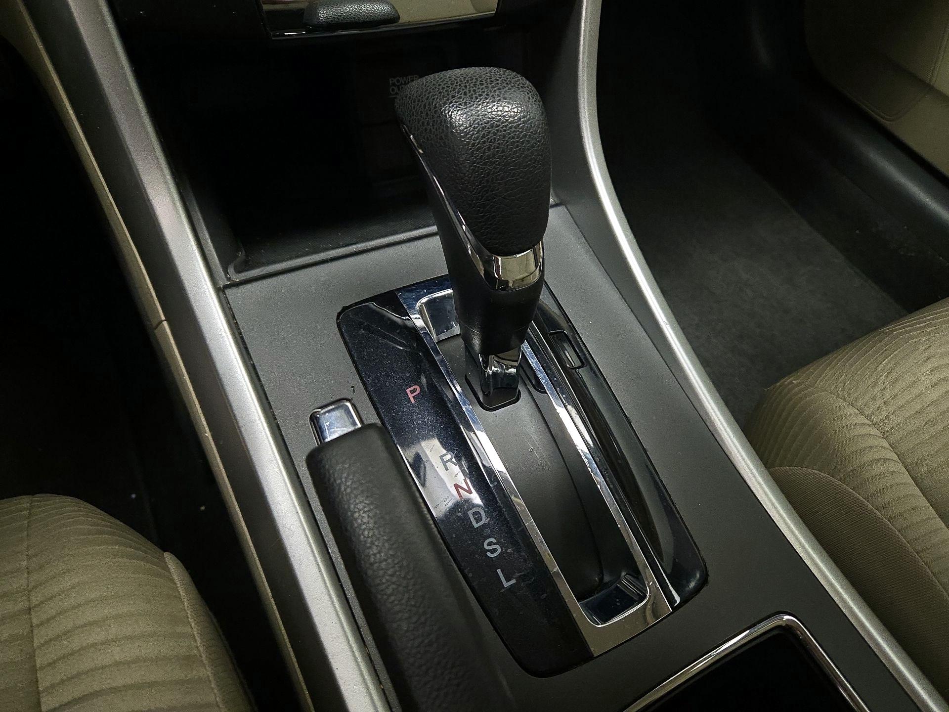 Thumbnail: 2015 Honda Accord - 17