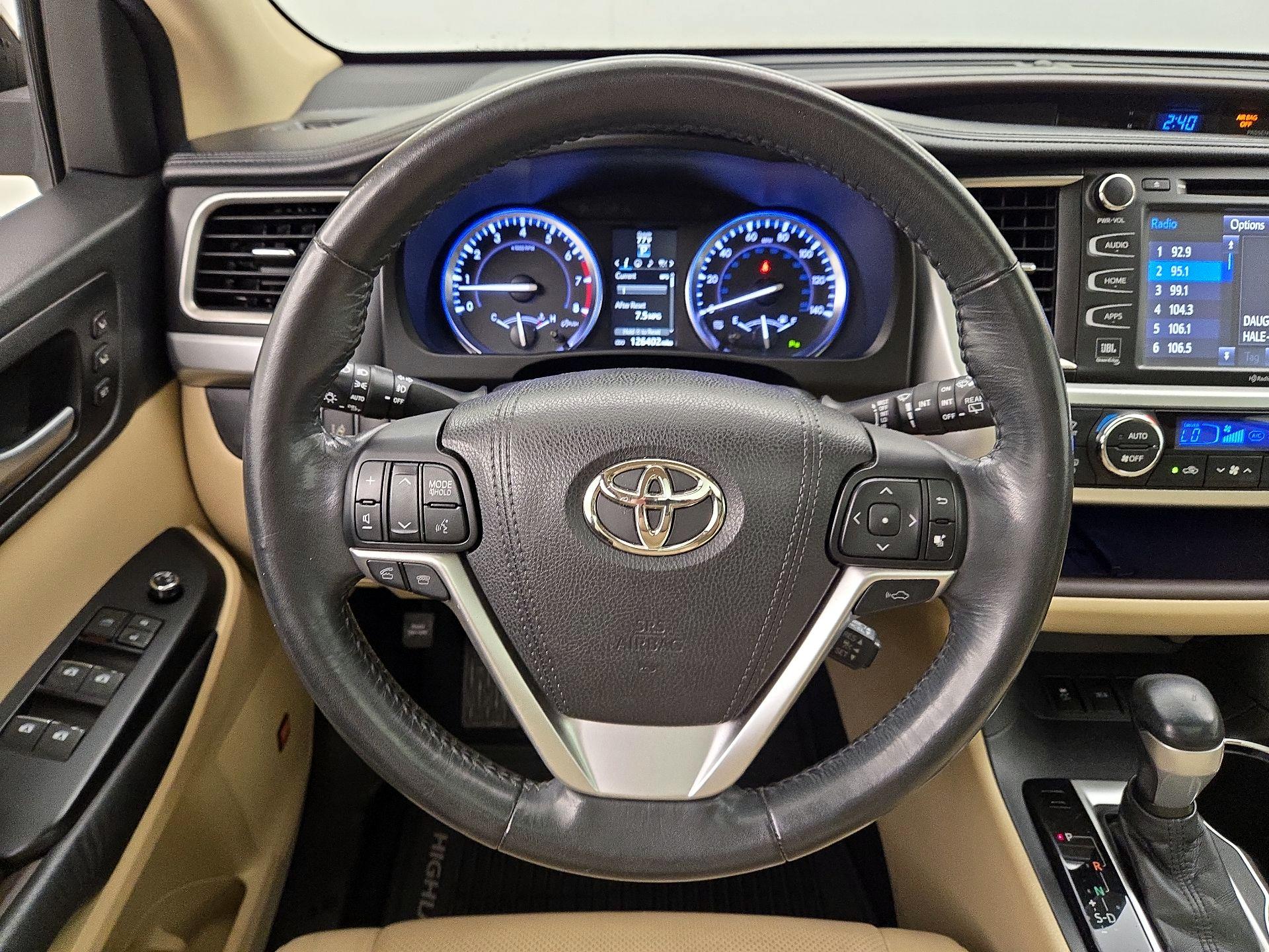 Thumbnail: 2015 Toyota Highlander - 10