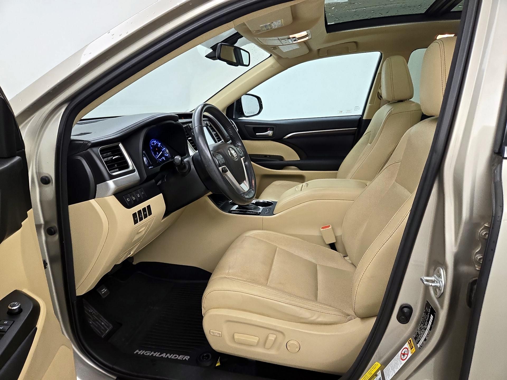 Thumbnail: 2015 Toyota Highlander - 11