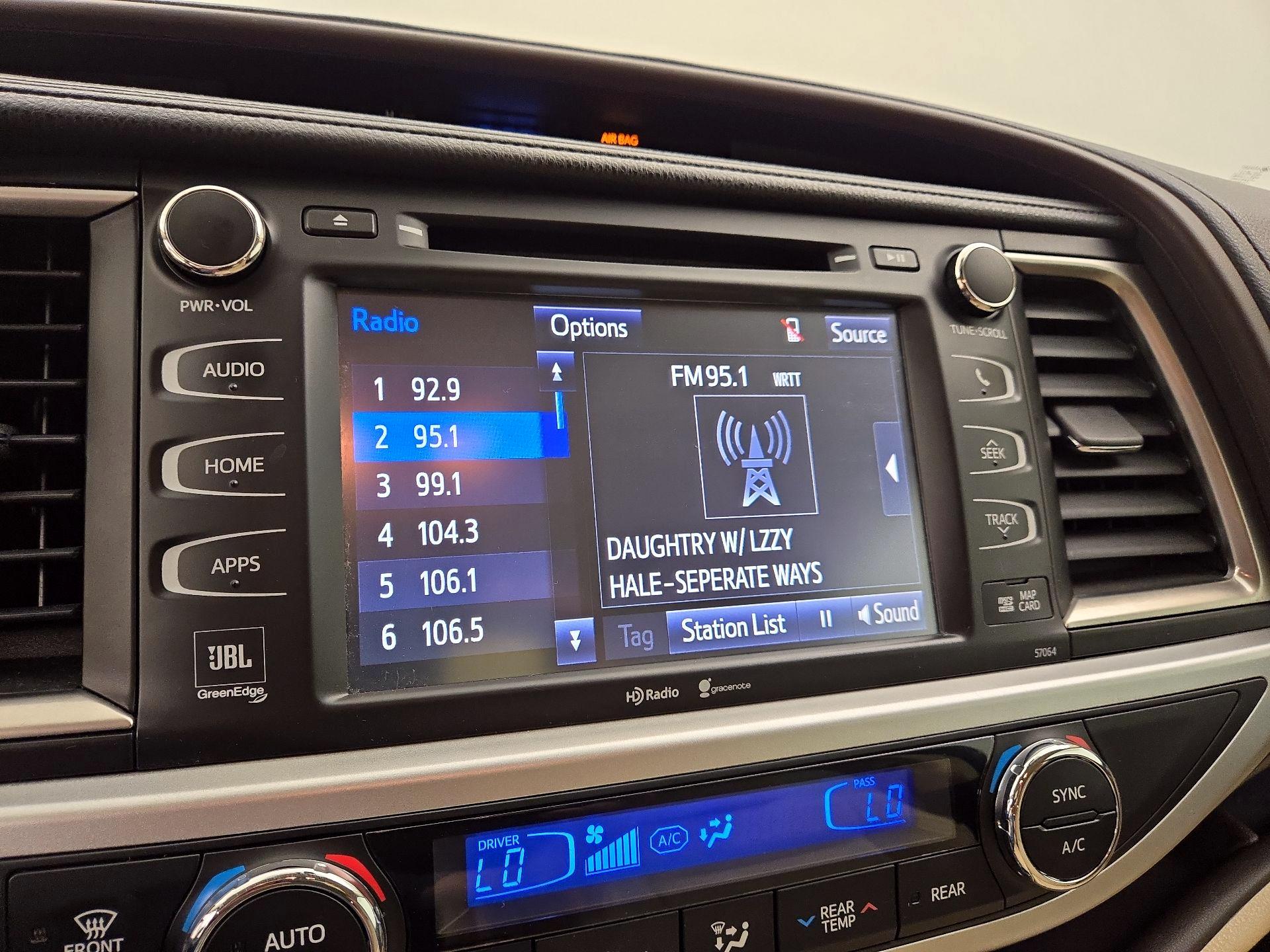 Thumbnail: 2015 Toyota Highlander - 15